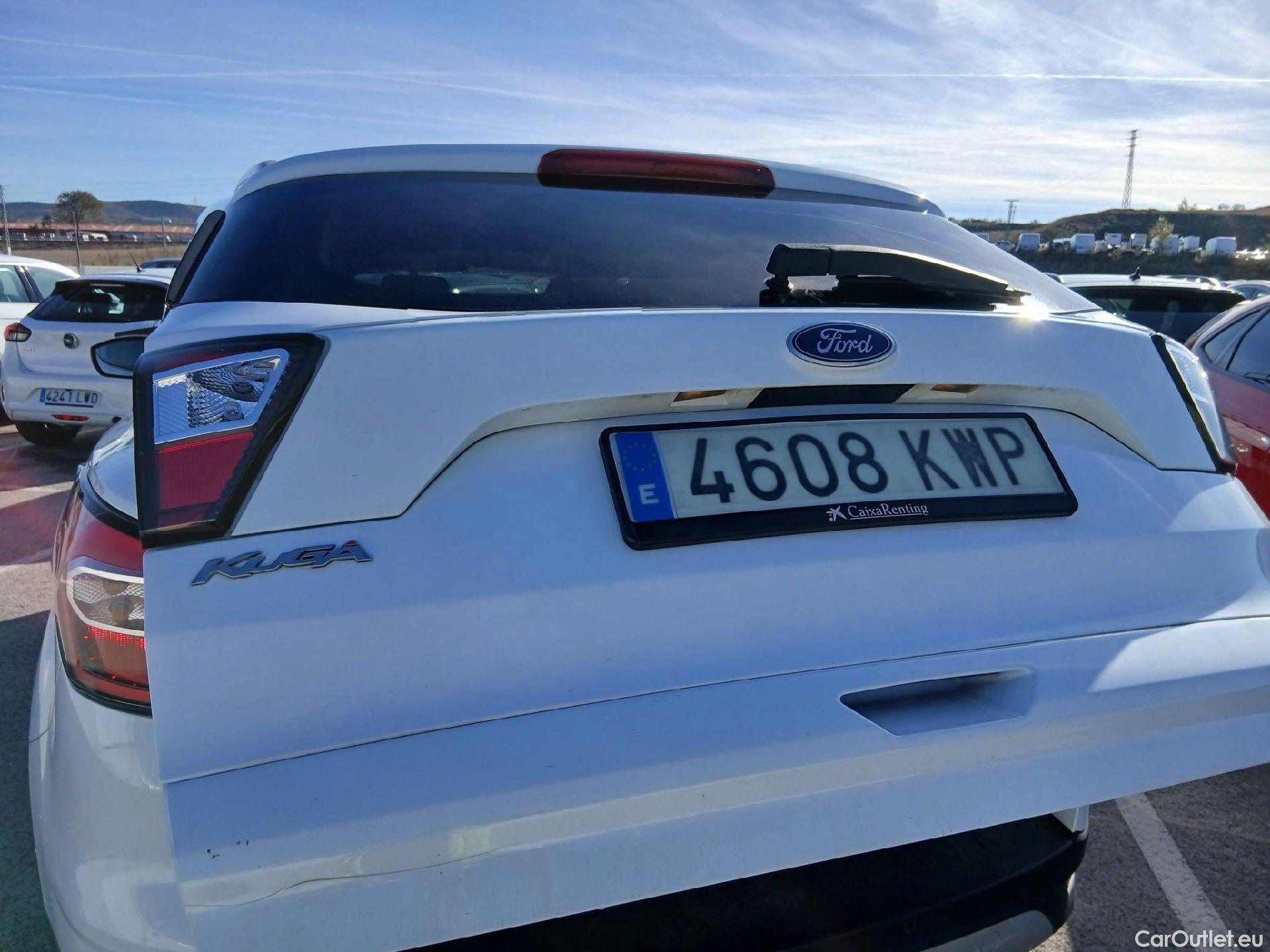  Ford  Kuga FORD  / 2016 / 5P / todoterreno 1.5 EcoBoost 88kW 4x2 Trend+ (CX) #35