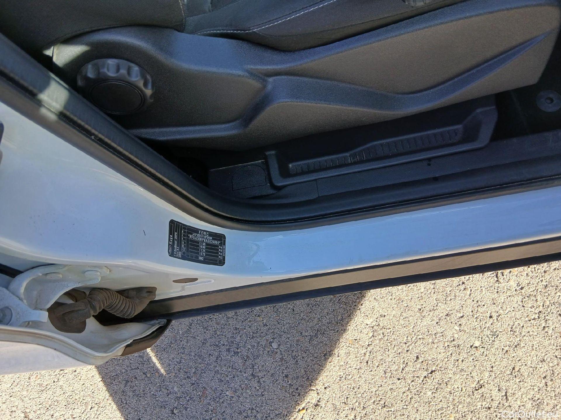  Ford  Kuga FORD  / 2016 / 5P / todoterreno 1.5 EcoBoost 88kW 4x2 Trend+ (CX) #60