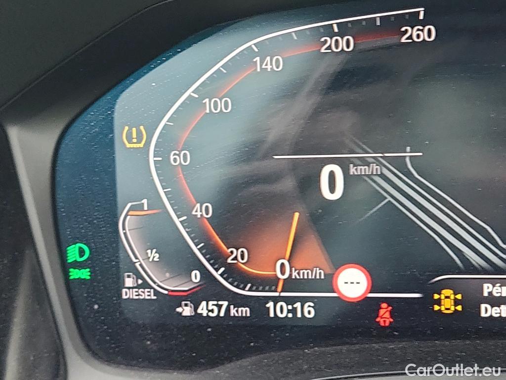  Bmw  Serie 3 BMW  / 2018 / 4P / sedán 318d Auto. #15