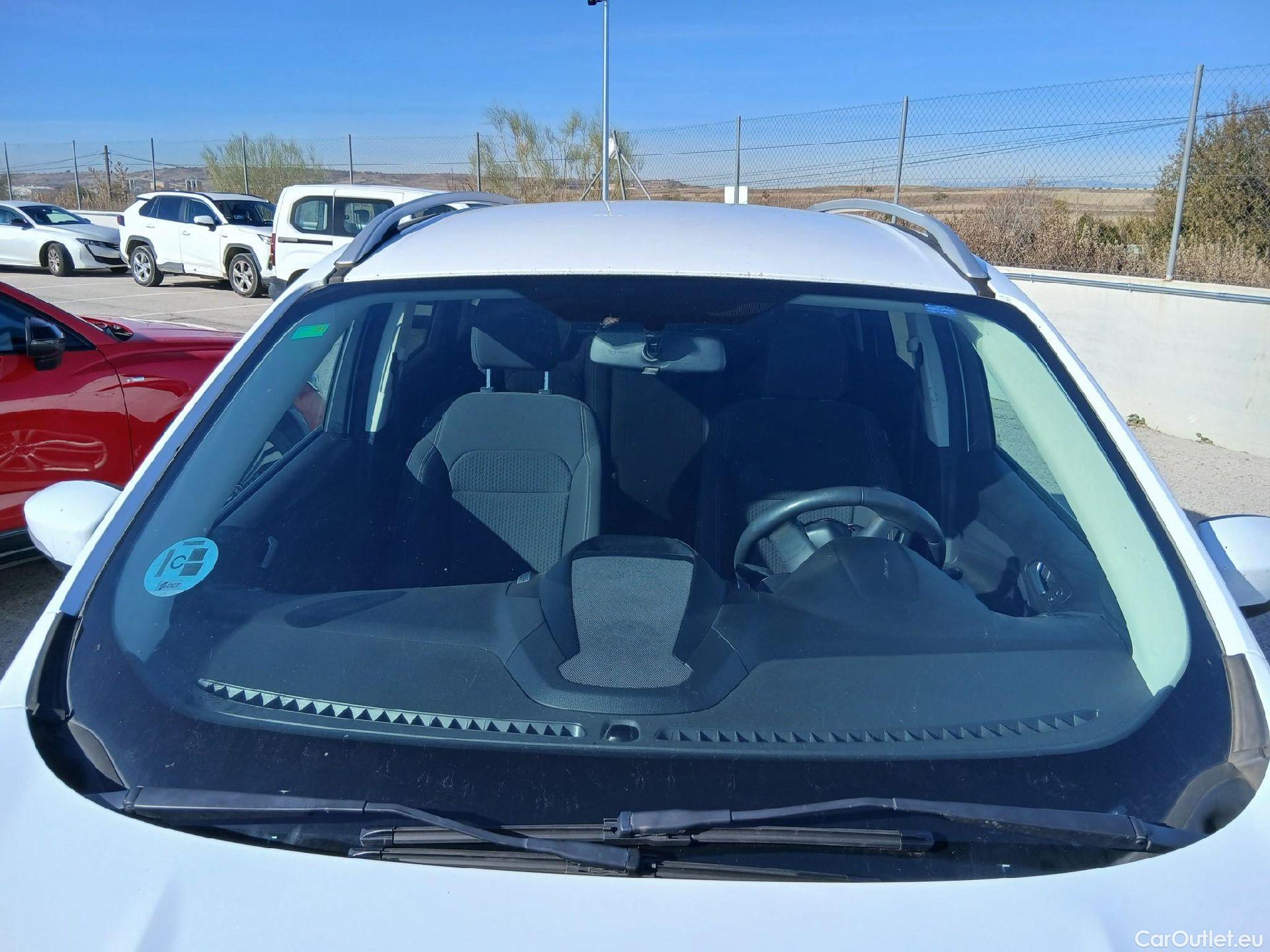  Ford  Kuga FORD  / 2016 / 5P / todoterreno 1.5 EcoBoost 88kW 4x2 Trend+ (CX) #4