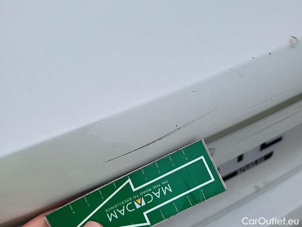  Bmw  Serie 3 BMW  / 2018 / 4P / sedán 318d Auto. #2