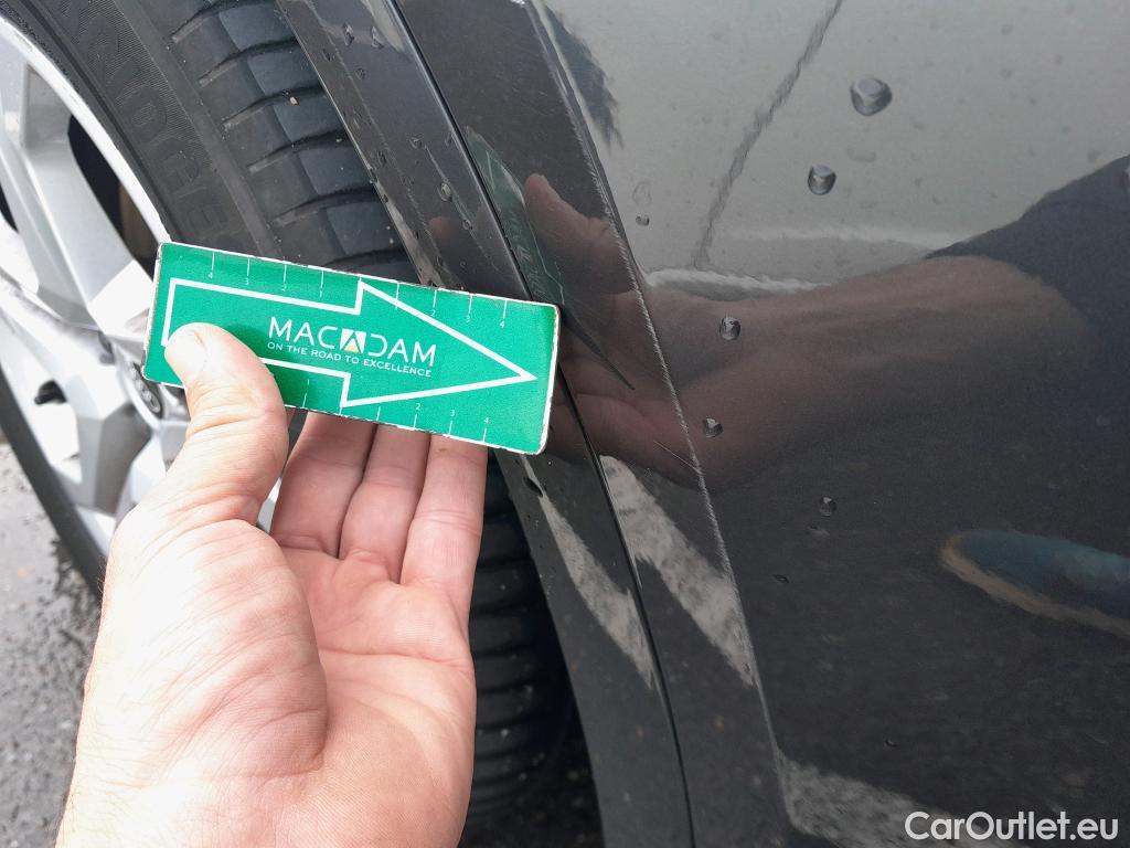  Audi  Q5 AUDI  / 2016 / 5P / todoterreno Design 35 TDI 120kW S tronic (AC) #9