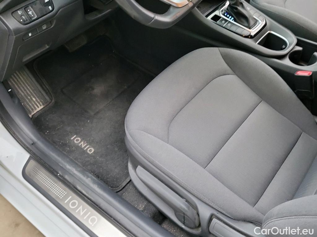  Hyundai   Ioniq HYUNDAI / 2019 / 5P / berlina con portón 1.6 GDI HEV Tecno DCT #27