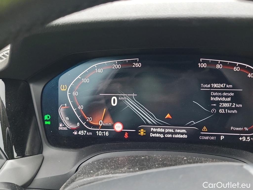  Bmw  Serie 3 BMW  / 2018 / 4P / sedán 318d Auto. #14