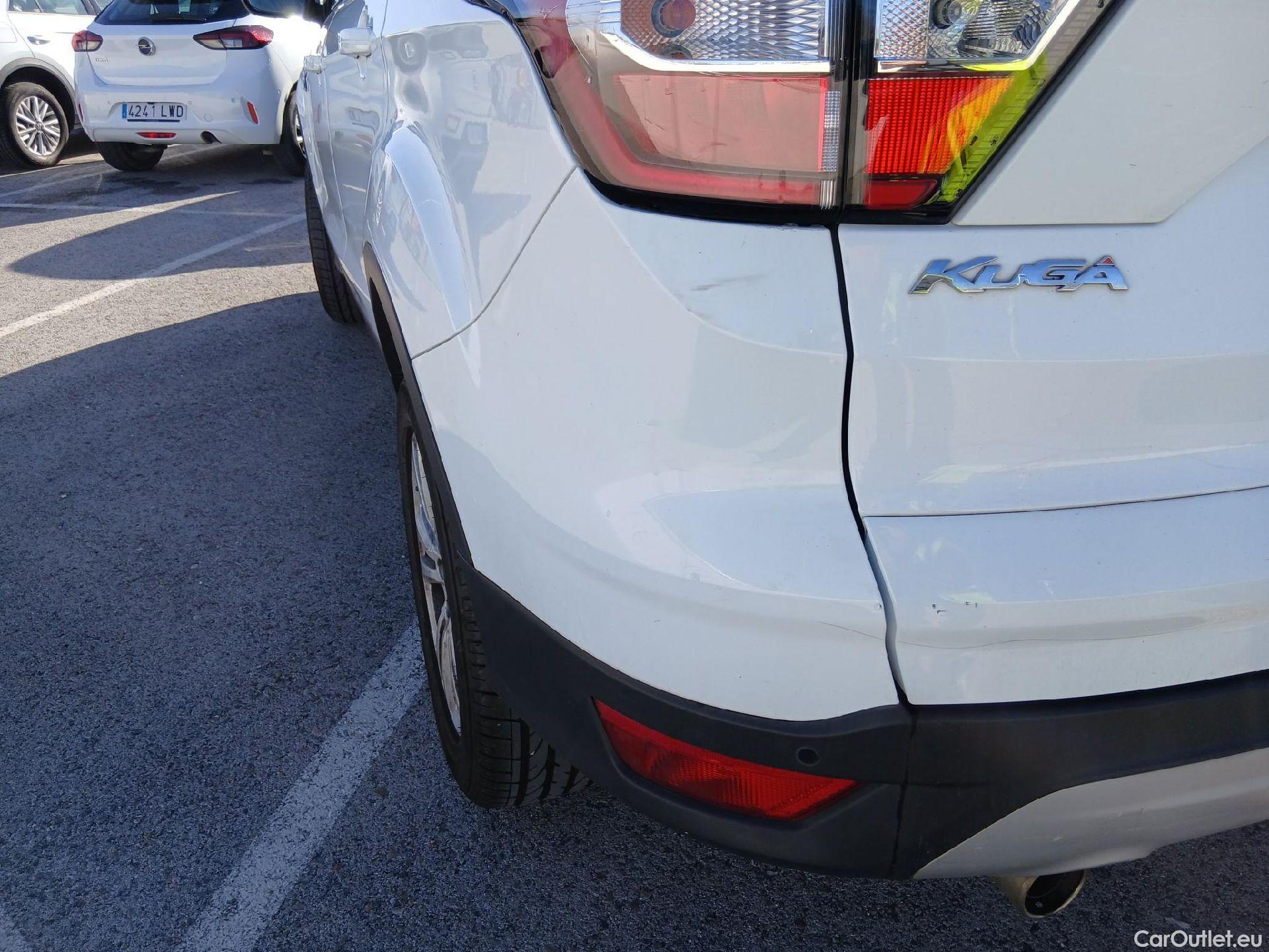  Ford  Kuga FORD  / 2016 / 5P / todoterreno 1.5 EcoBoost 88kW 4x2 Trend+ (CX) #31