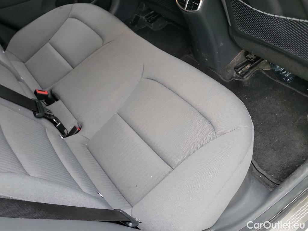  Hyundai   Ioniq HYUNDAI / 2019 / 5P / berlina con portón 1.6 GDI HEV Tecno DCT #24