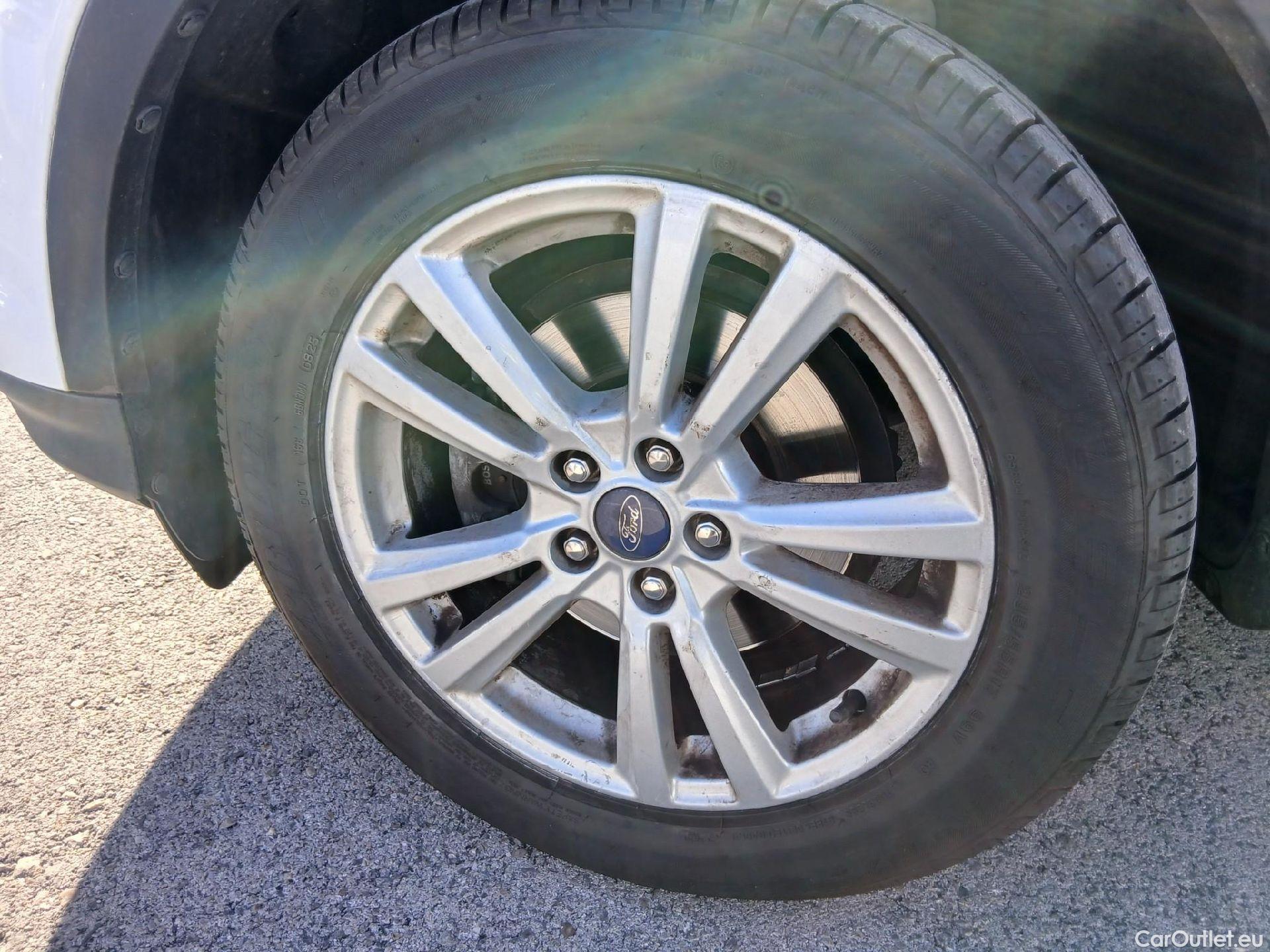  Ford  Kuga FORD  / 2016 / 5P / todoterreno 1.5 EcoBoost 88kW 4x2 Trend+ (CX) #11