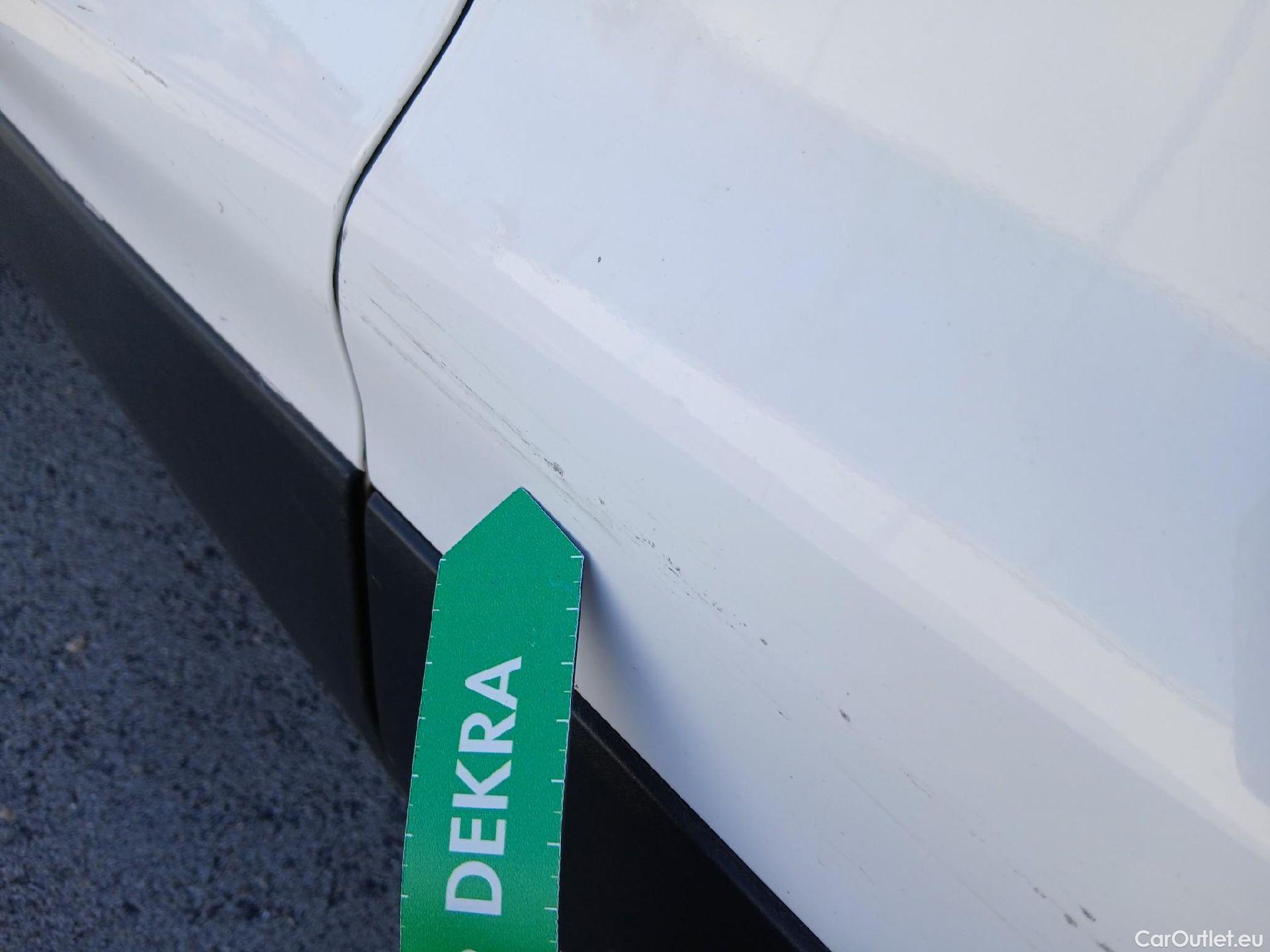  Ford  Kuga FORD  / 2016 / 5P / todoterreno 1.5 EcoBoost 88kW 4x2 Trend+ (CX) #28