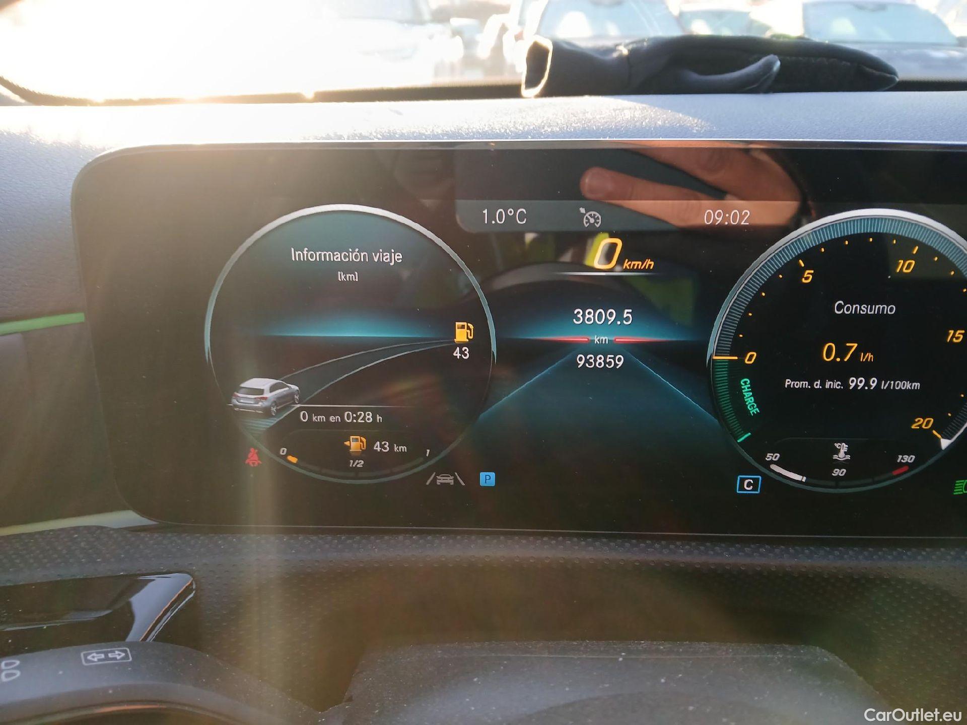  Mercedes  A-Klasse MERCEDES-BENZ Clase A / 2018 / 5P / berlina con portón A 180 #1