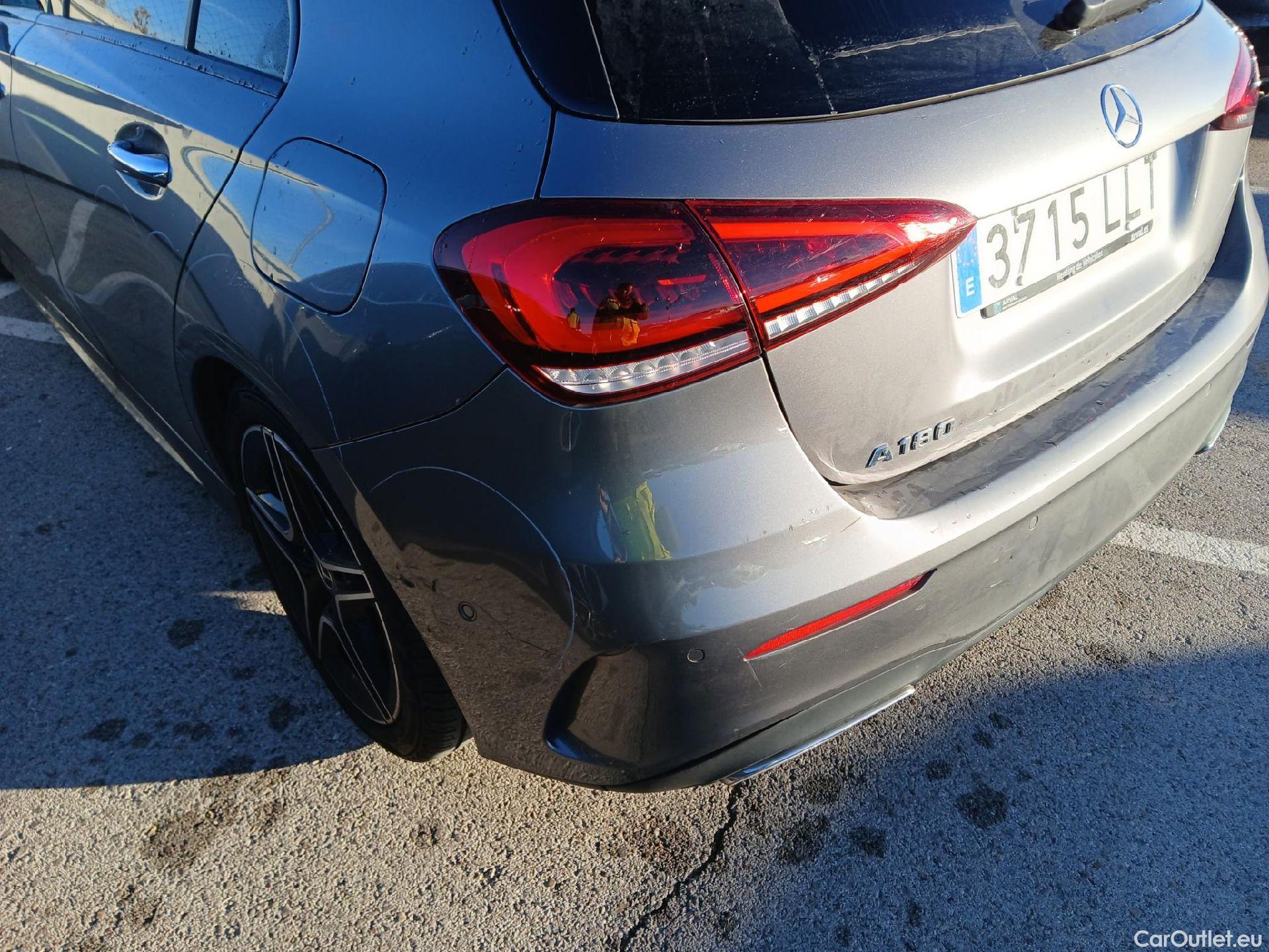  Mercedes  A-Klasse MERCEDES-BENZ Clase A / 2018 / 5P / berlina con portón A 180 #28