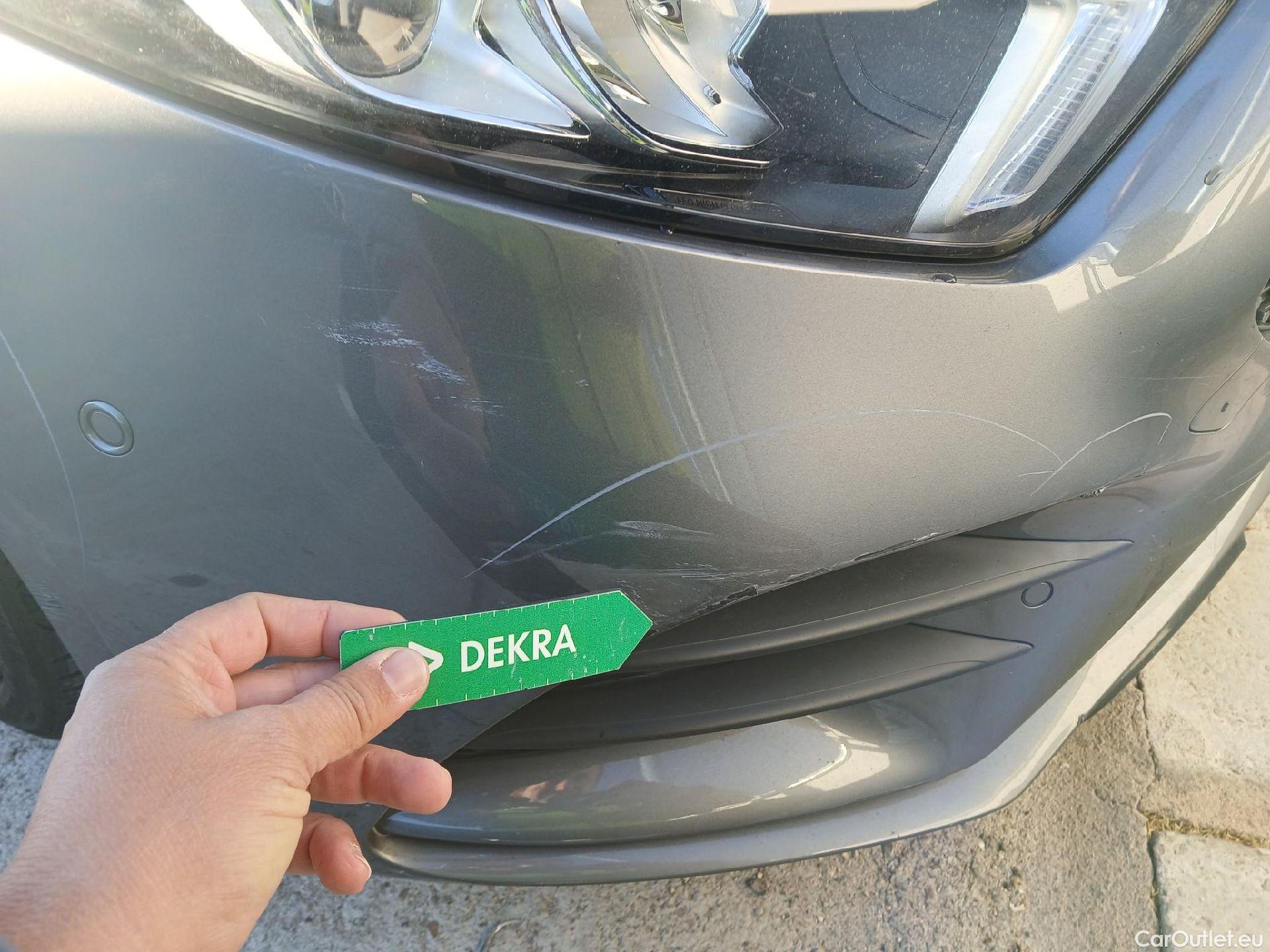  Mercedes  A-Klasse MERCEDES-BENZ Clase A / 2018 / 5P / berlina con portón A 180 #13