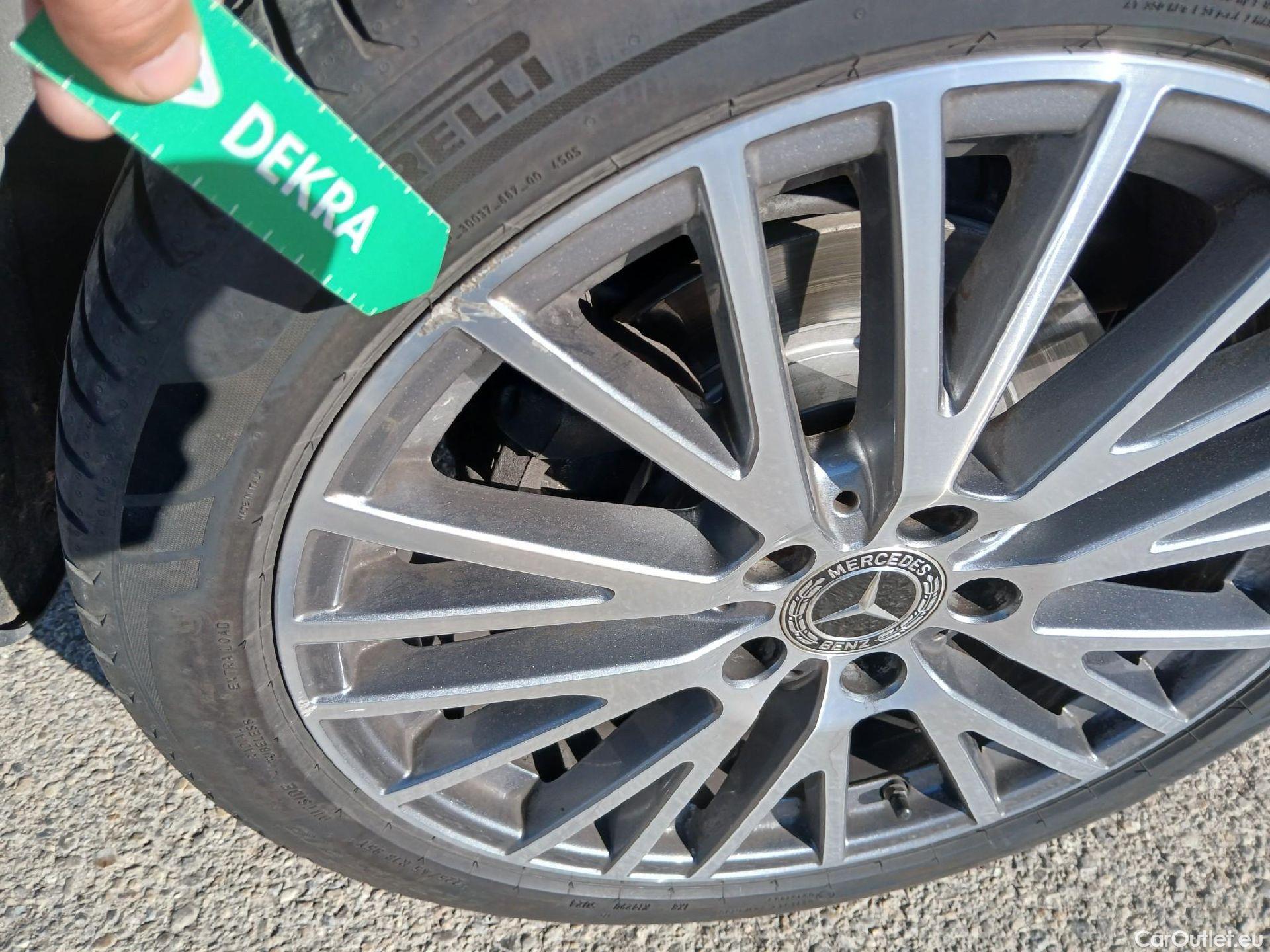  Mercedes  CLA-Klasse MERCEDES-BENZ CLA / 2019 / 4P / coupé CLA 220 D DCT #28