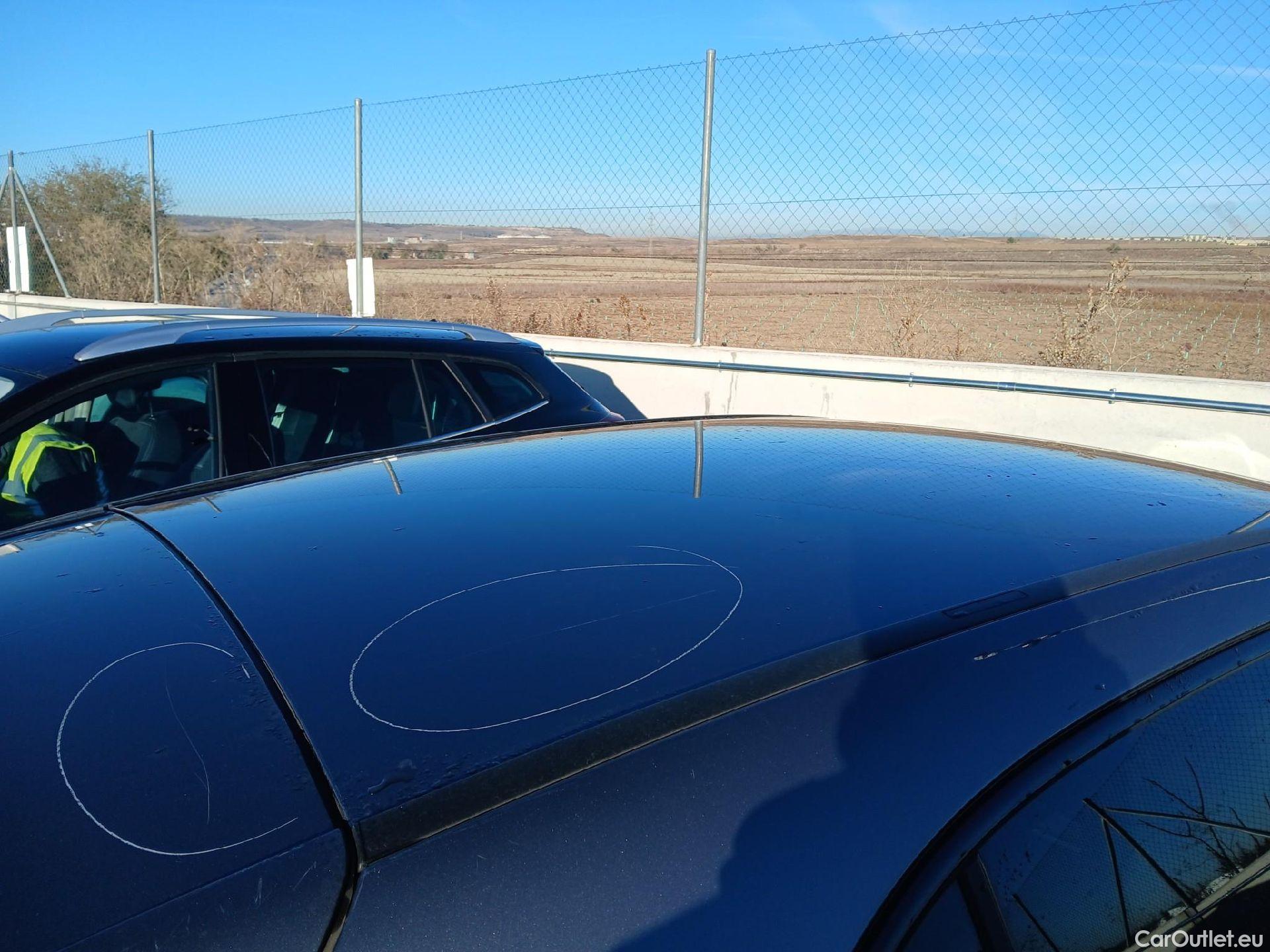  Mercedes  A-Klasse MERCEDES-BENZ Clase A / 2018 / 5P / berlina con portón A 180 #33