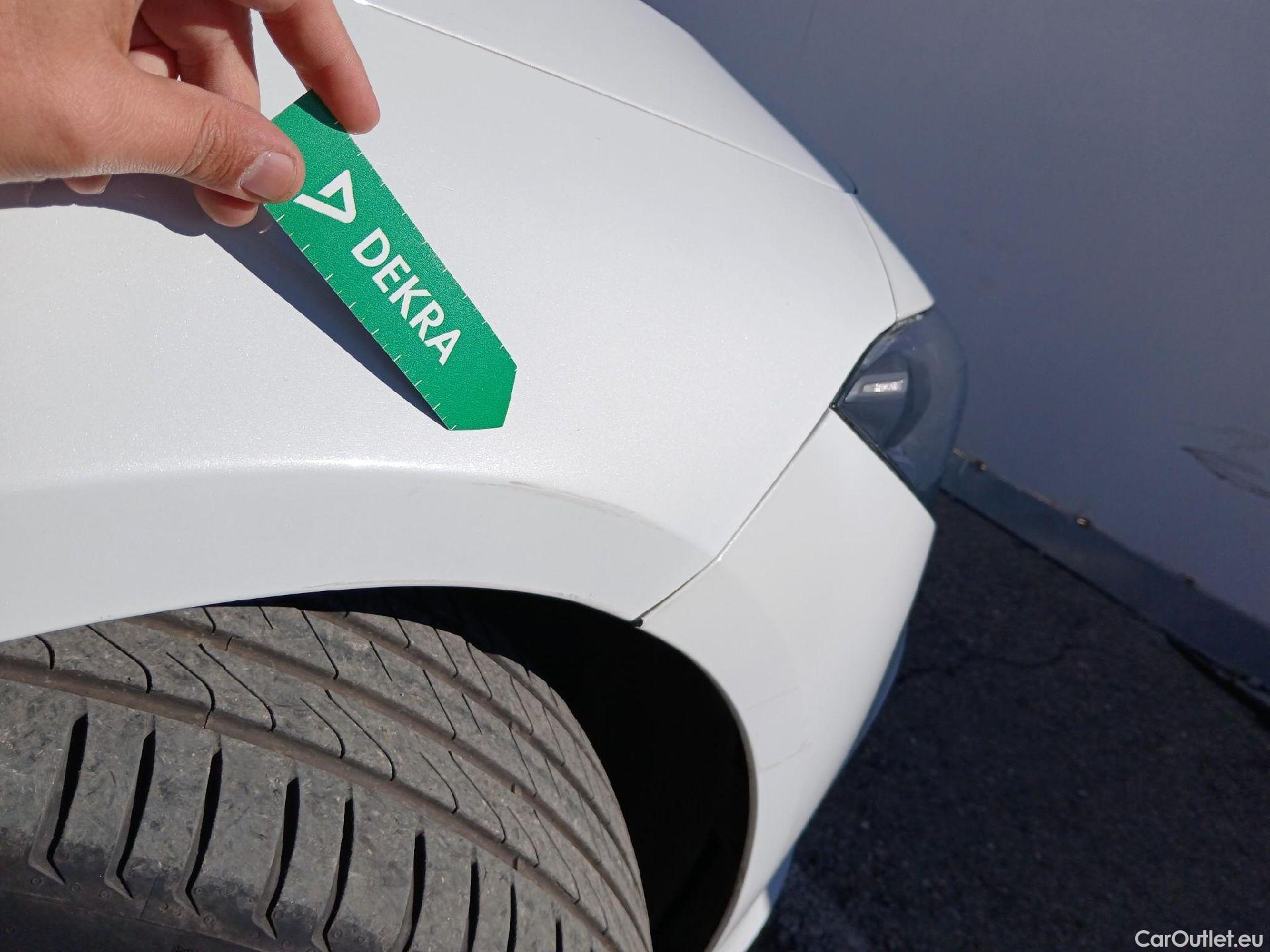  Mercedes  CLA-Klasse MERCEDES-BENZ CLA / 2019 / 4P / coupé CLA 220 D DCT #36