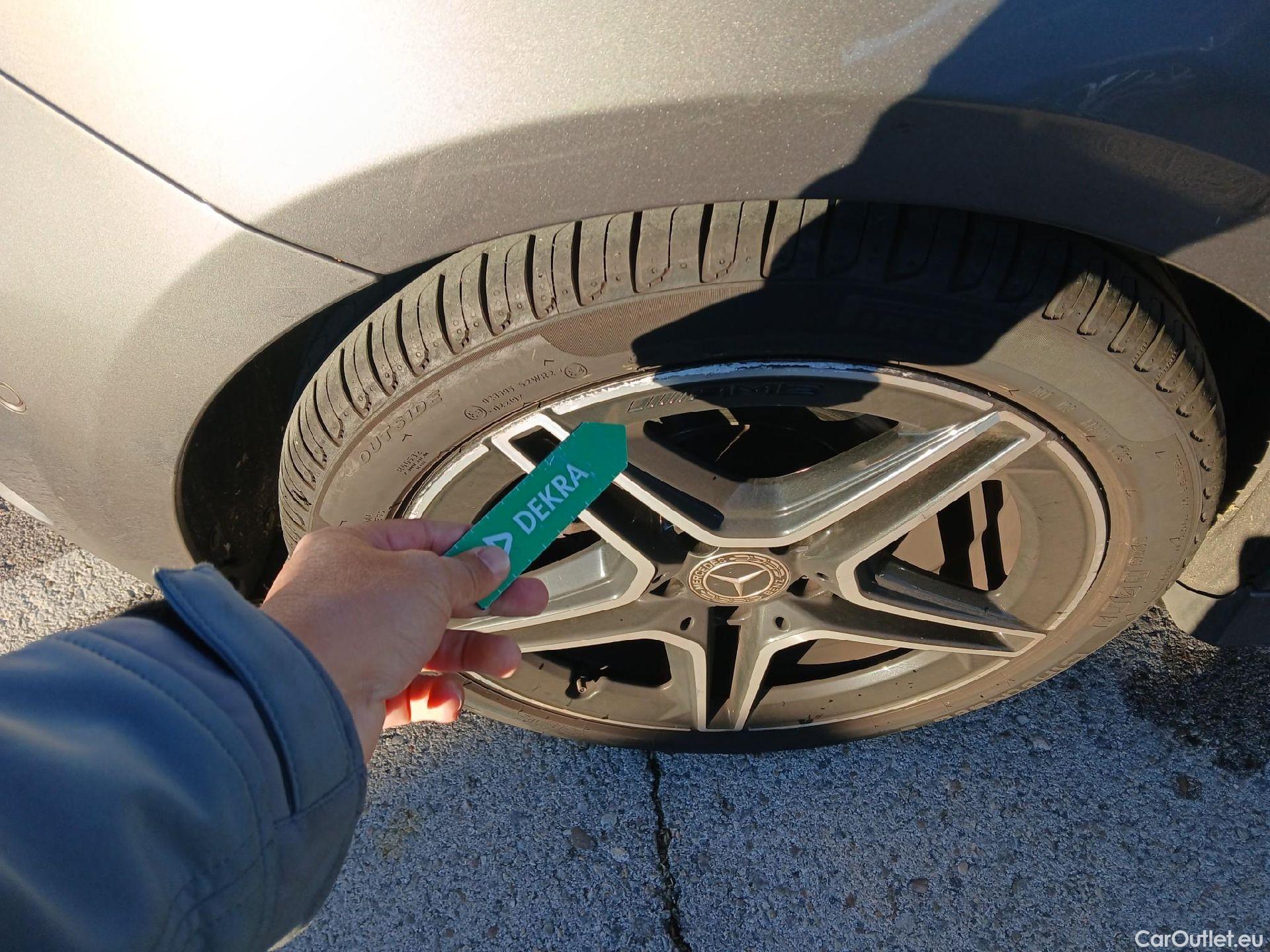  Mercedes  A-Klasse MERCEDES-BENZ Clase A / 2018 / 5P / berlina con portón A 180 #9