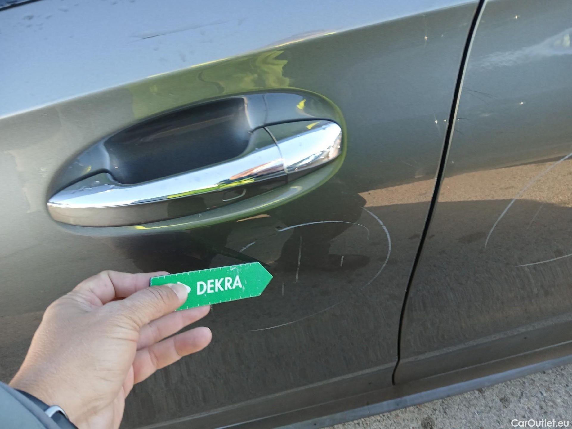  Mercedes  A-Klasse MERCEDES-BENZ Clase A / 2018 / 5P / berlina con portón A 180 #22