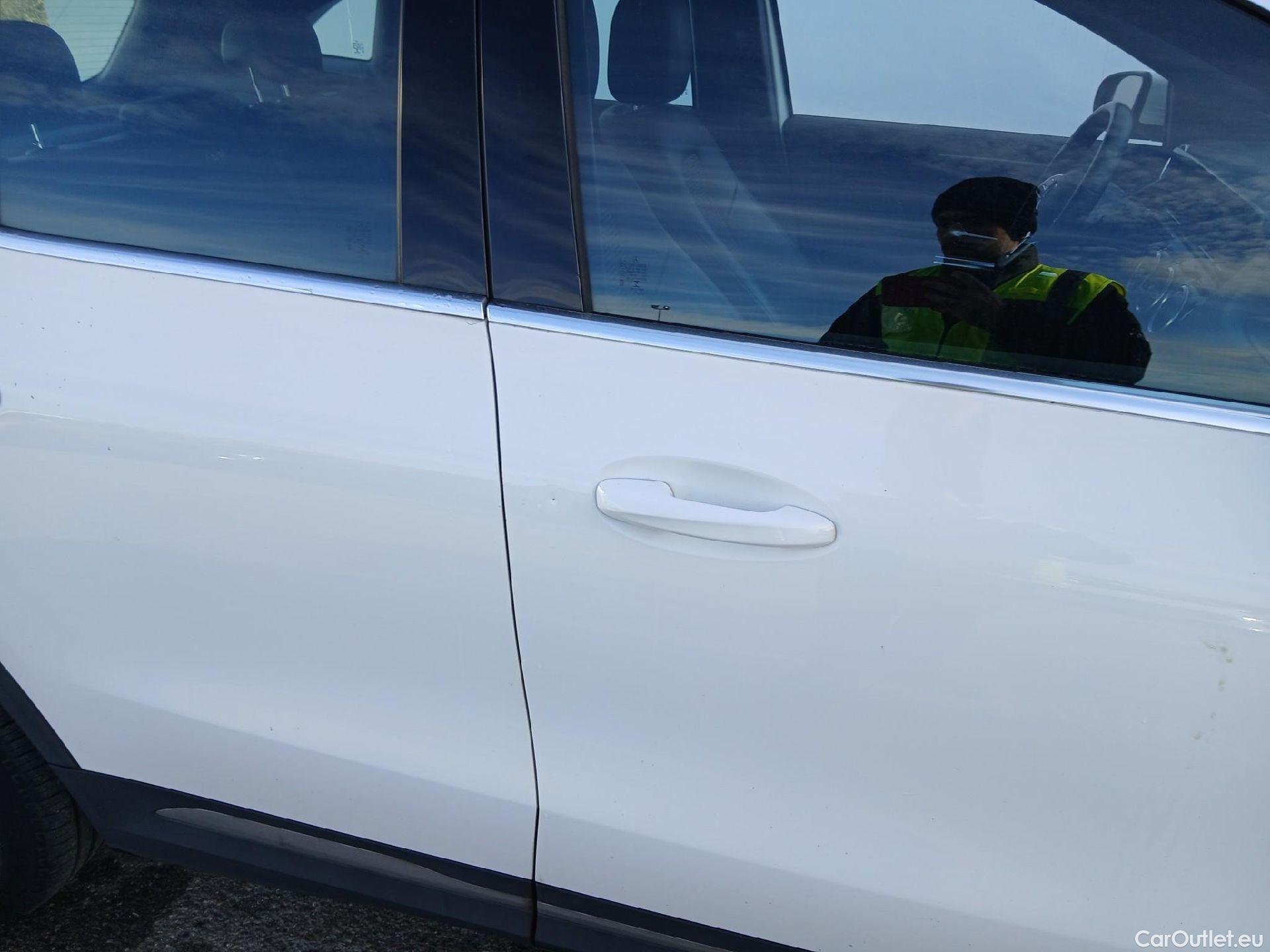  Mercedes  GLA MERCEDES-BENZ  / 2020 / 5P / todoterreno  200 D #28