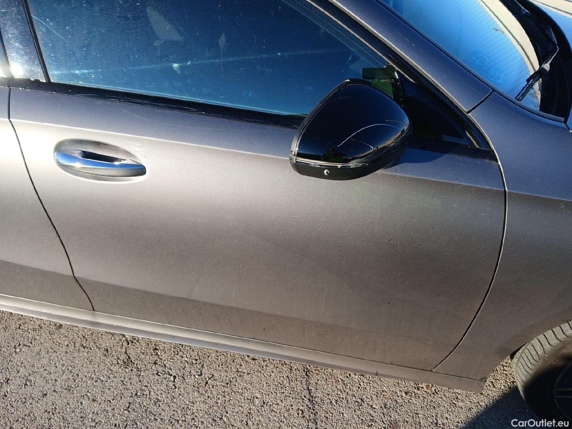  Mercedes  A-Klasse MERCEDES-BENZ Clase A / 2018 / 5P / berlina con portón A 180 #42