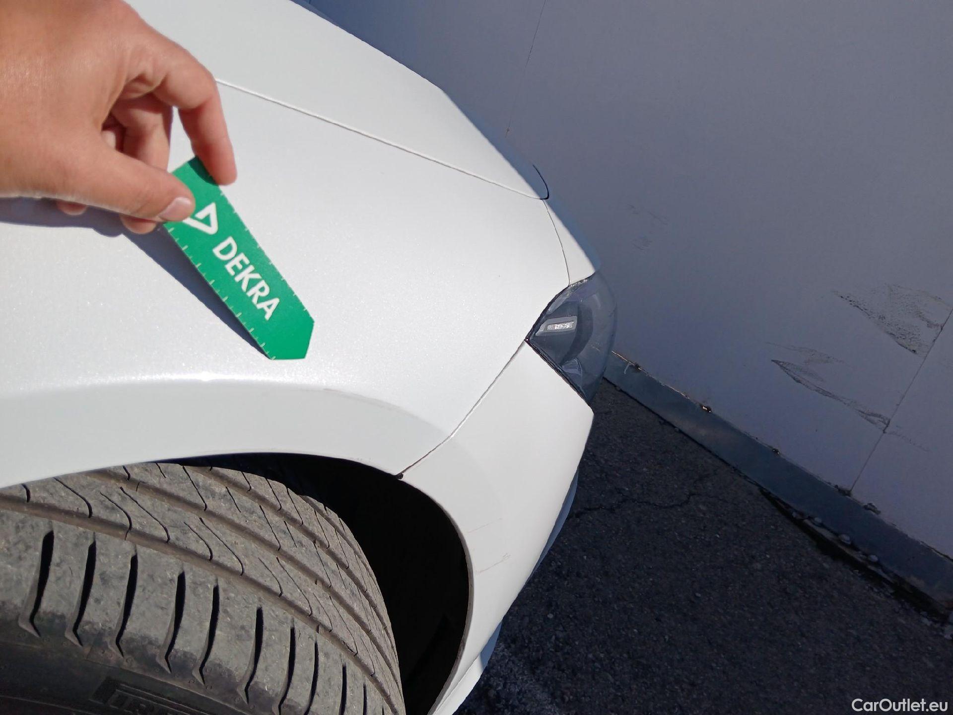  Mercedes  CLA-Klasse MERCEDES-BENZ CLA / 2019 / 4P / coupé CLA 220 D DCT #34