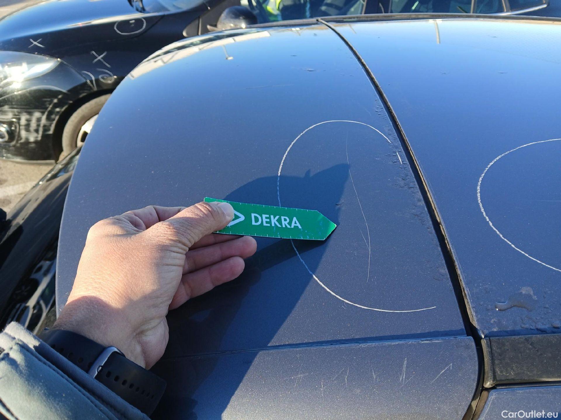  Mercedes  A-Klasse MERCEDES-BENZ Clase A / 2018 / 5P / berlina con portón A 180 #36