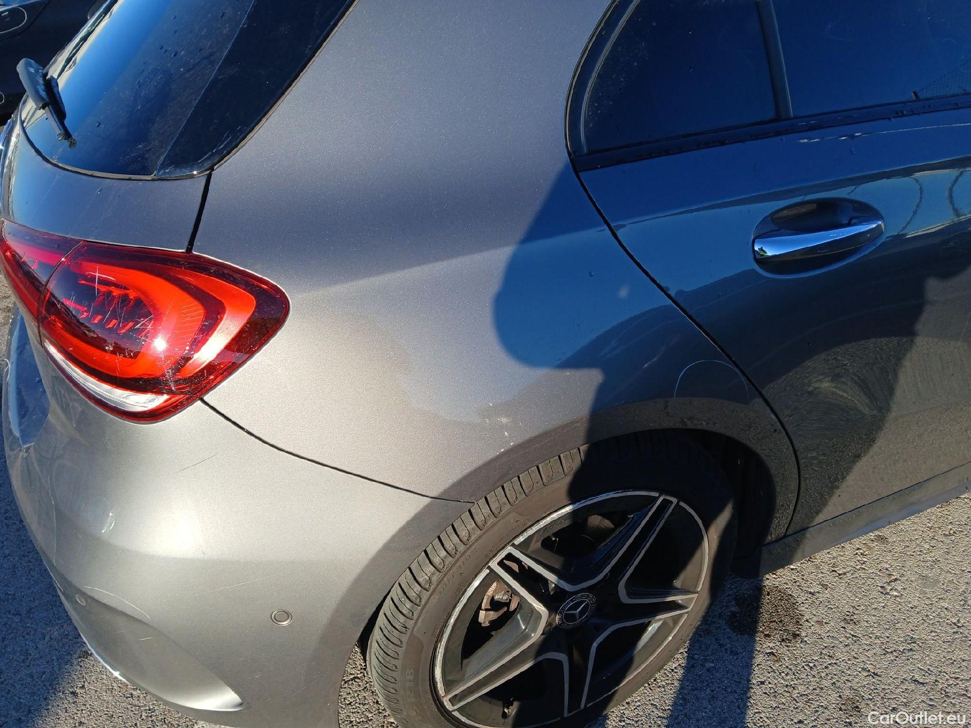  Mercedes  A-Klasse MERCEDES-BENZ Clase A / 2018 / 5P / berlina con portón A 180 #31