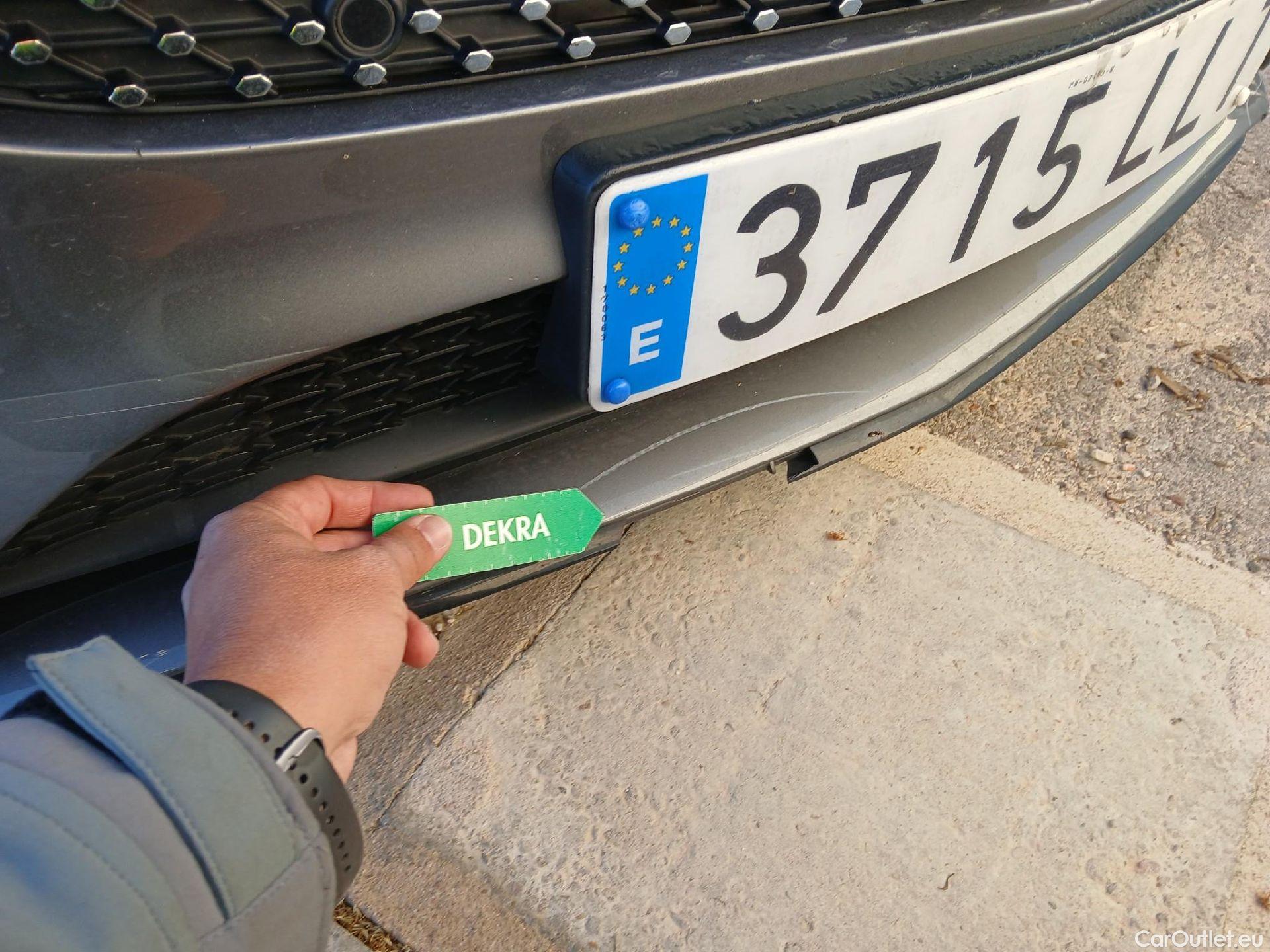  Mercedes  A-Klasse MERCEDES-BENZ Clase A / 2018 / 5P / berlina con portón A 180 #16