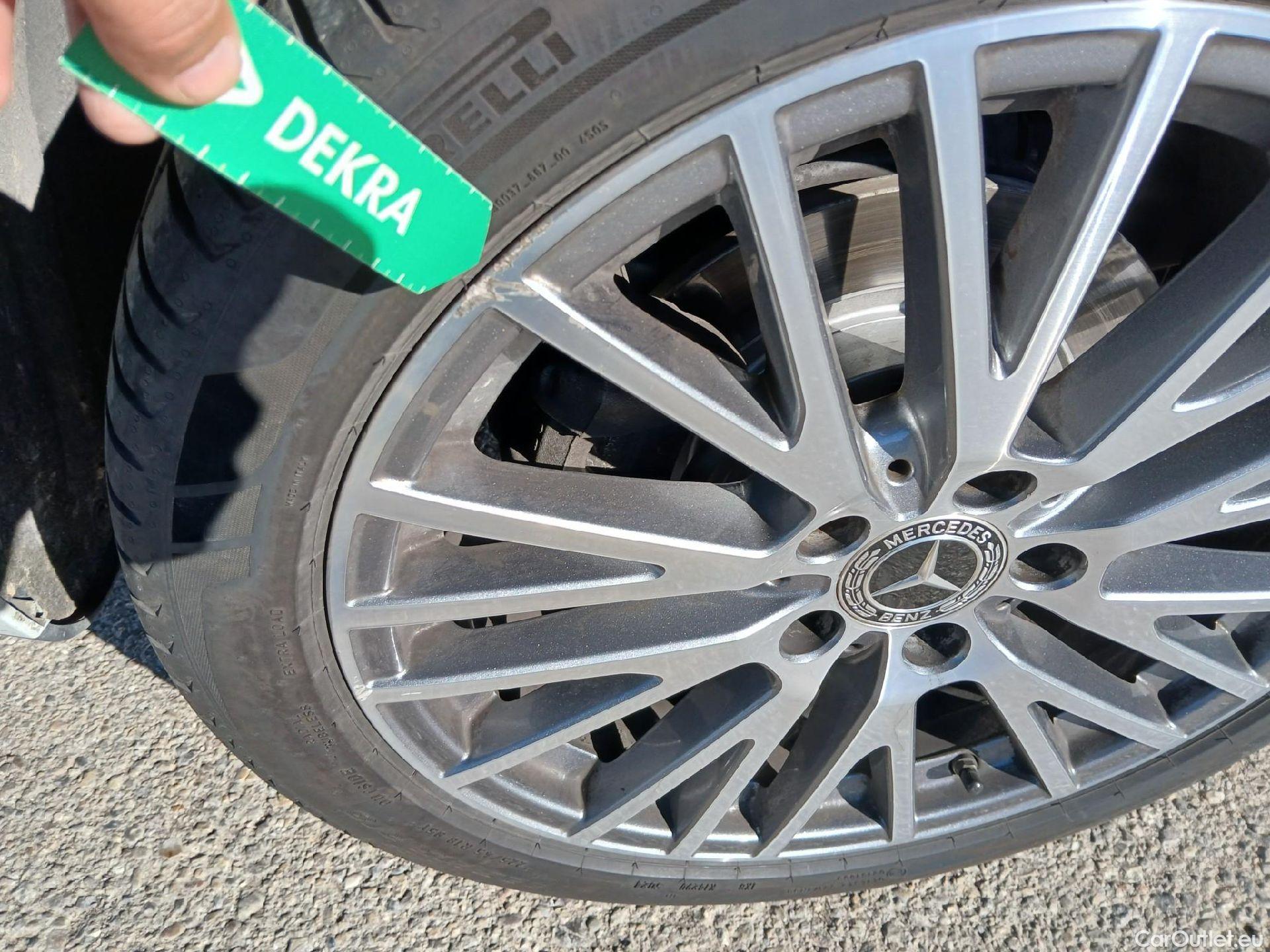  Mercedes  CLA-Klasse MERCEDES-BENZ CLA / 2019 / 4P / coupé CLA 220 D DCT #29