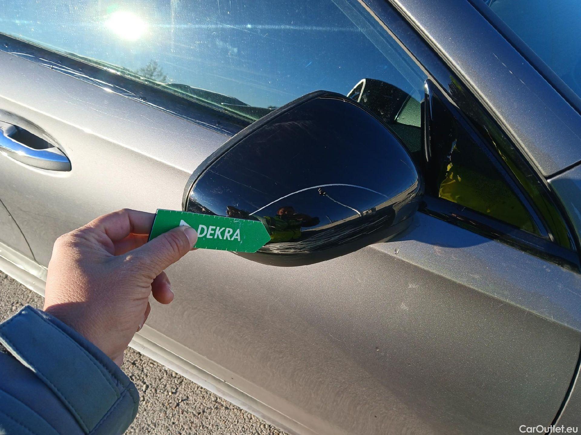  Mercedes  A-Klasse MERCEDES-BENZ Clase A / 2018 / 5P / berlina con portón A 180 #39