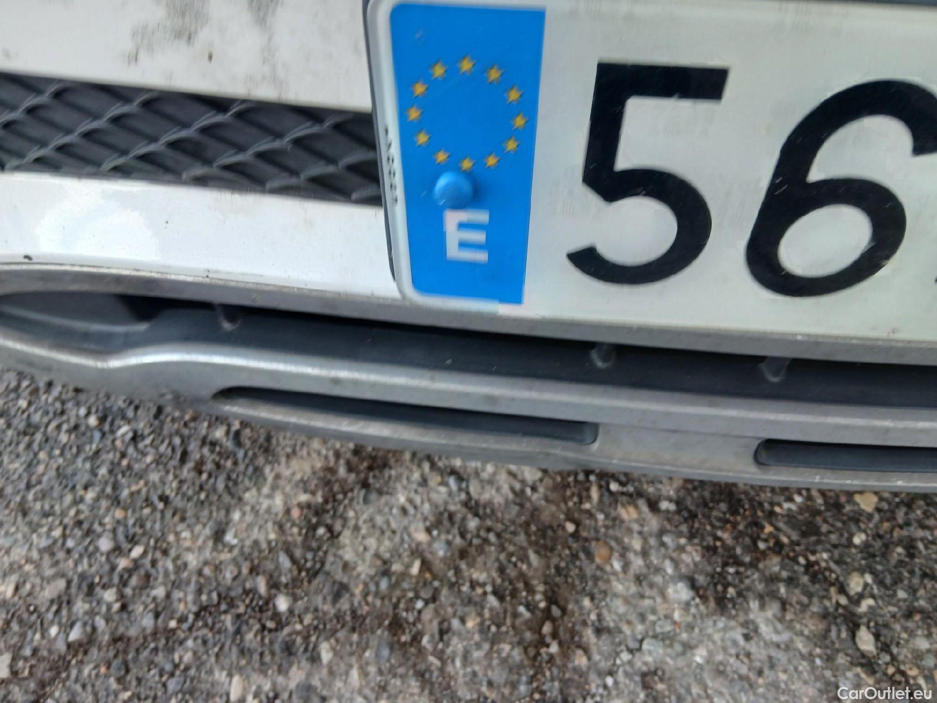  Mercedes  GLA MERCEDES-BENZ  / 2020 / 5P / todoterreno  200 D #3