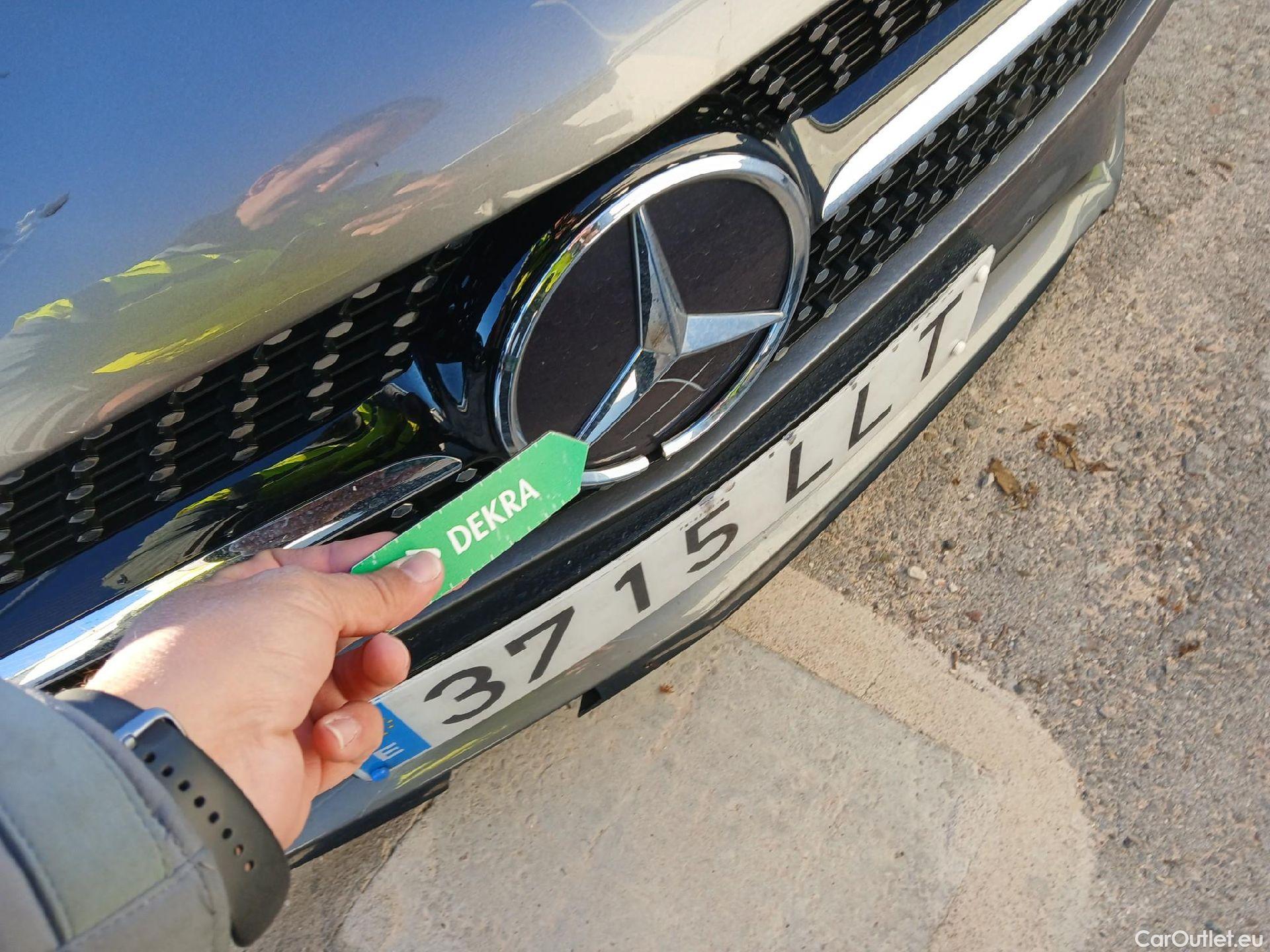  Mercedes  A-Klasse MERCEDES-BENZ Clase A / 2018 / 5P / berlina con portón A 180 #14