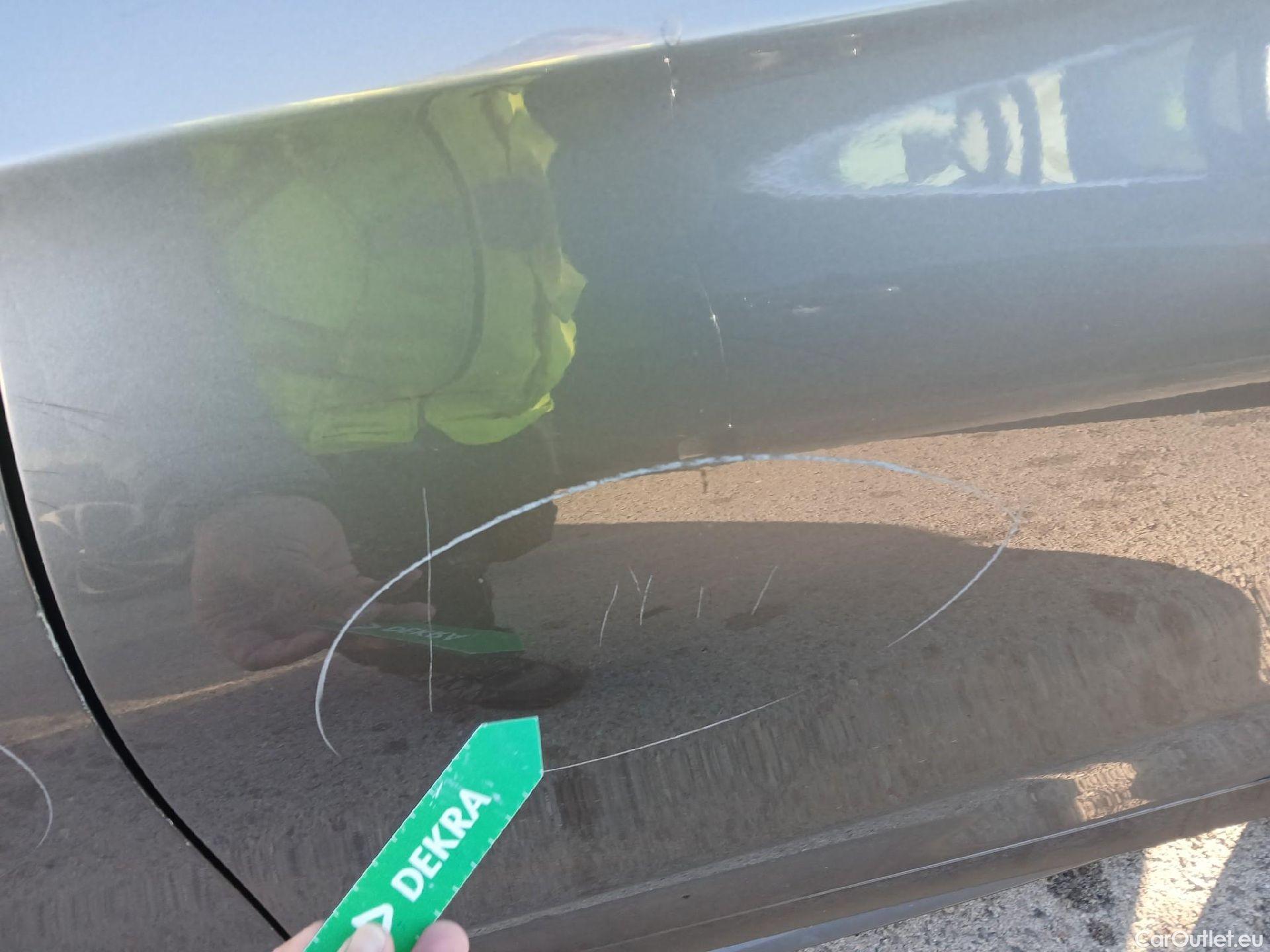  Mercedes  A-Klasse MERCEDES-BENZ Clase A / 2018 / 5P / berlina con portón A 180 #23