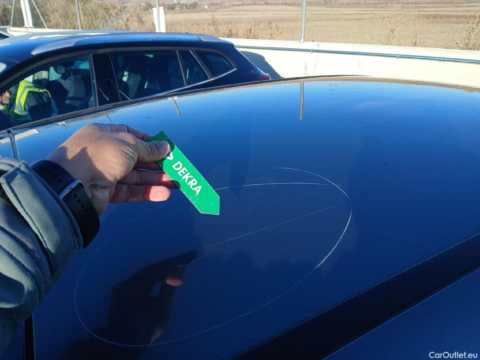  Mercedes  A-Klasse MERCEDES-BENZ Clase A / 2018 / 5P / berlina con portón A 180 #34