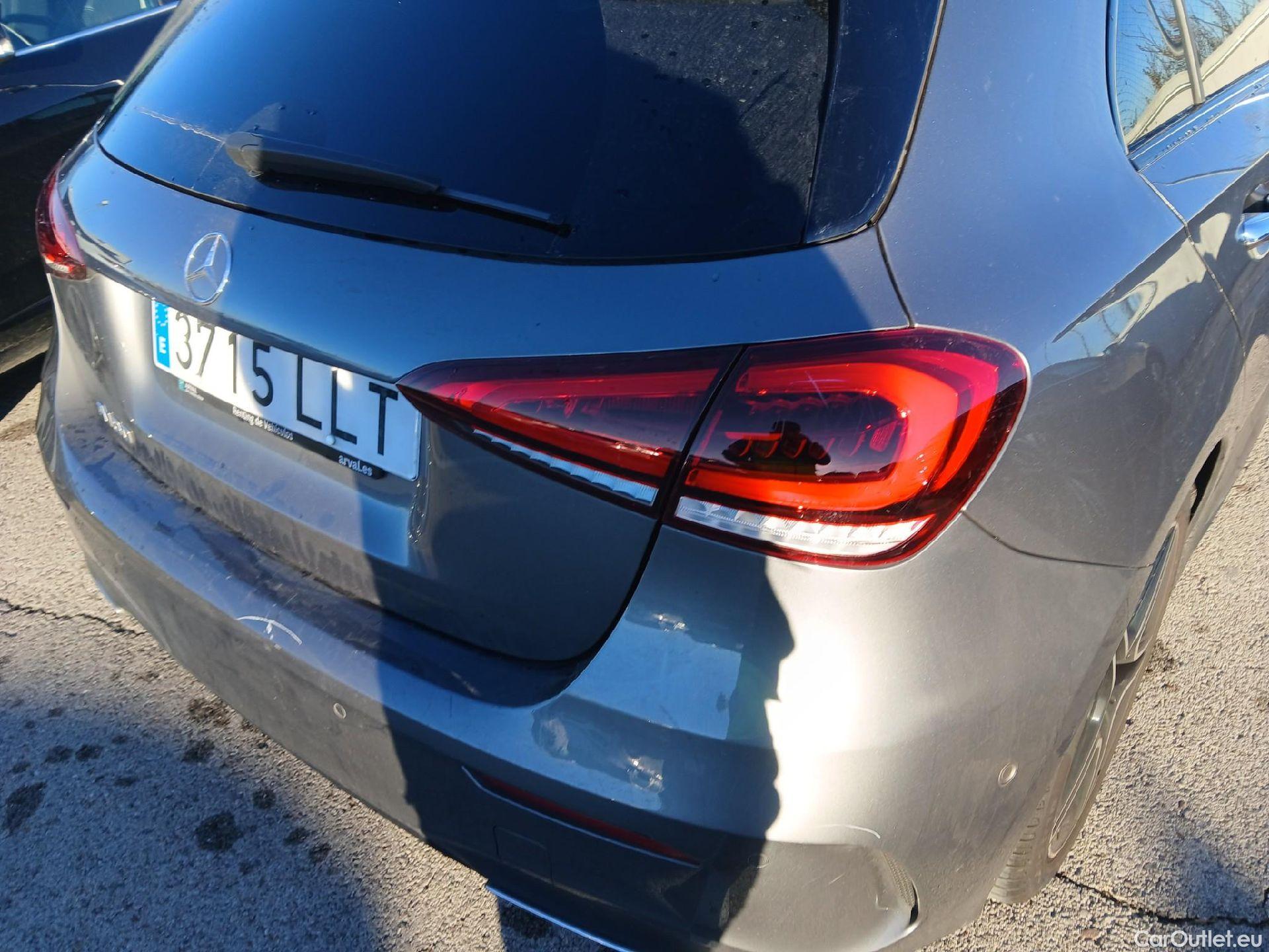  Mercedes  A-Klasse MERCEDES-BENZ Clase A / 2018 / 5P / berlina con portón A 180 #29