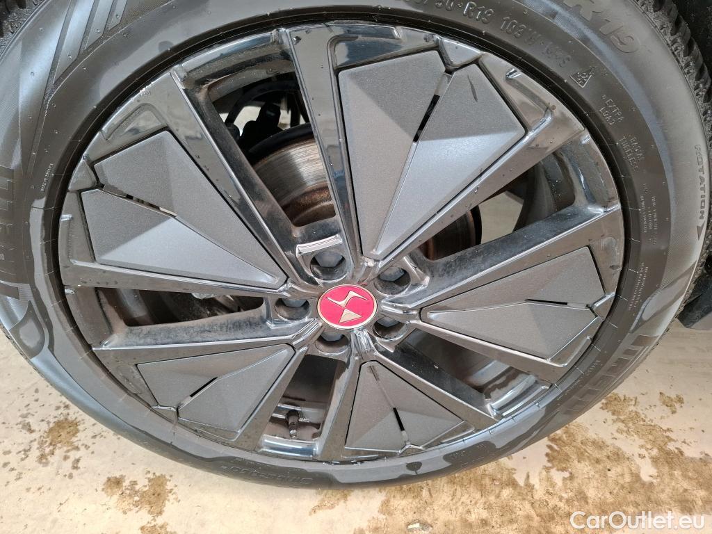  DS  DS7 DS DS 7 / 2022 / 5P / SUV BlueHDi 130 Auto PERFORMANCE LINE + #13