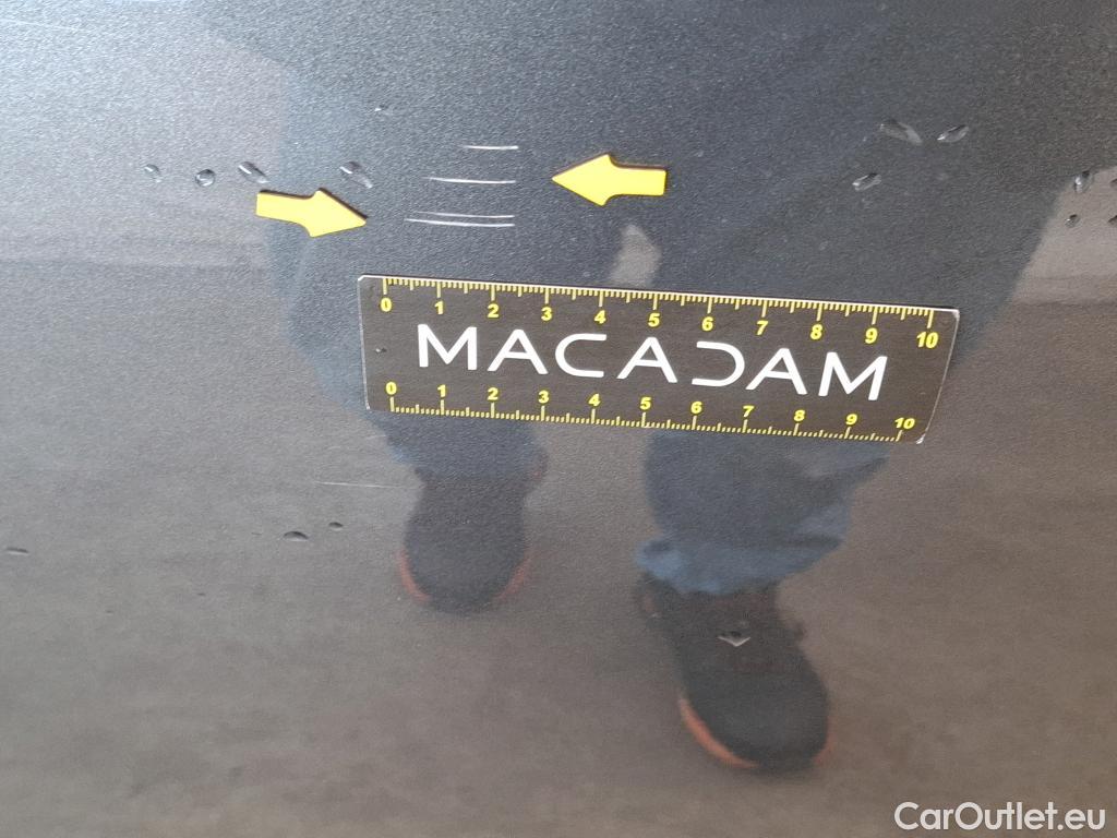  DS  DS7 DS DS 7 / 2022 / 5P / SUV BlueHDi 130 Auto PERFORMANCE LINE + #18