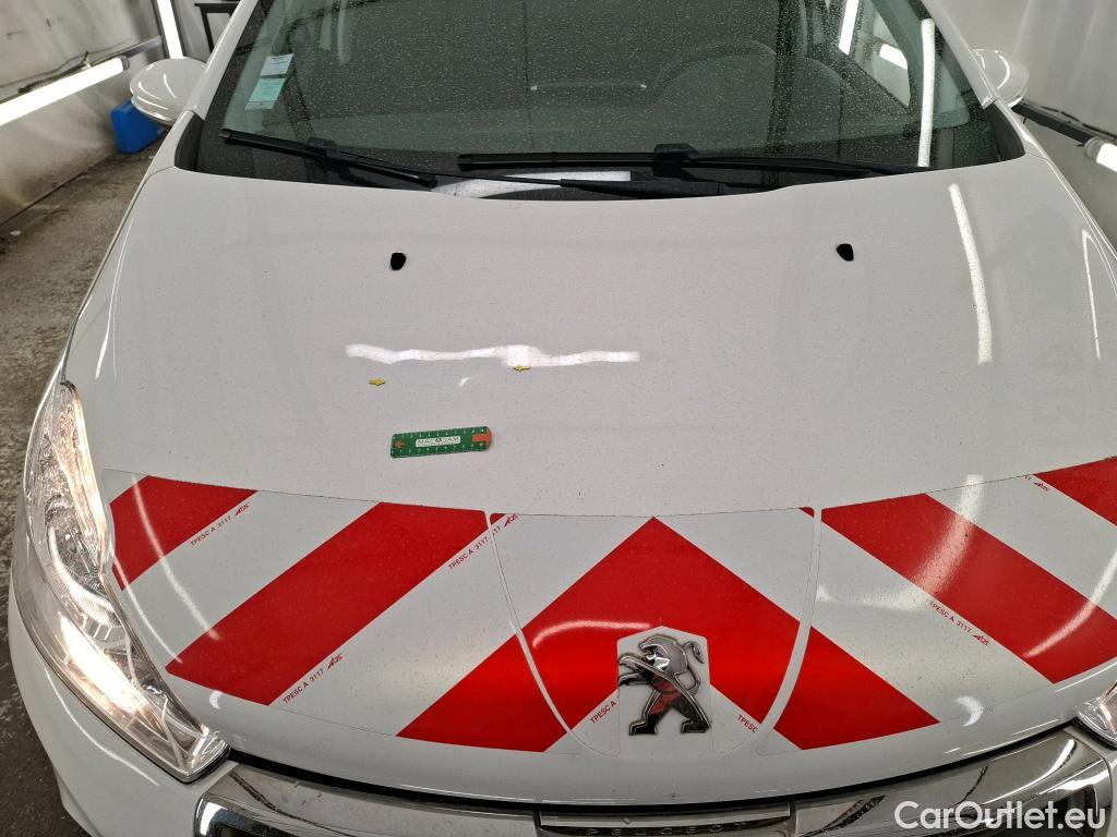  Peugeot  208  Affaire Premium Pack 1.5 HDi 100CV BVM6 E6dT #2