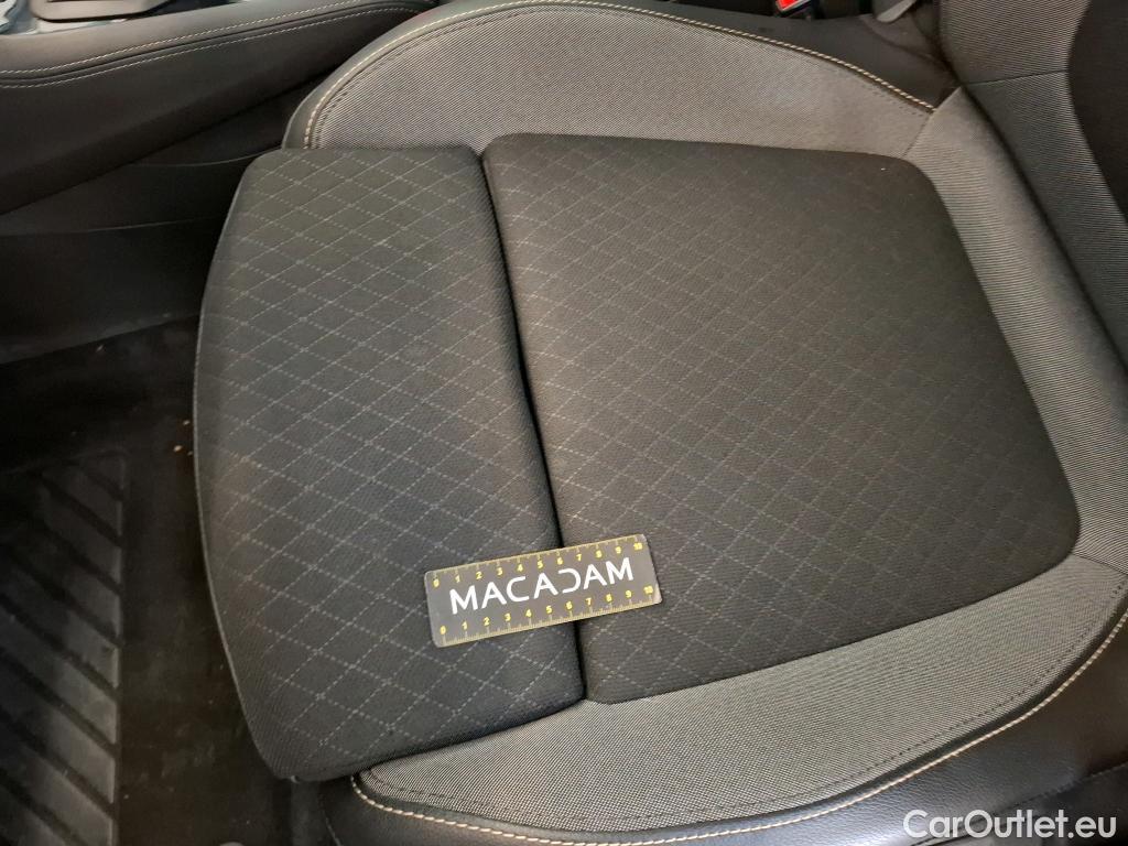  Opel   Grandland X Grandland X Elegance Business 1.5 130CV BVA8 E6d #40