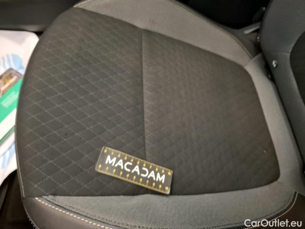  Opel   Grandland X Grandland X Elegance Business 1.5 130CV BVA8 E6d #39