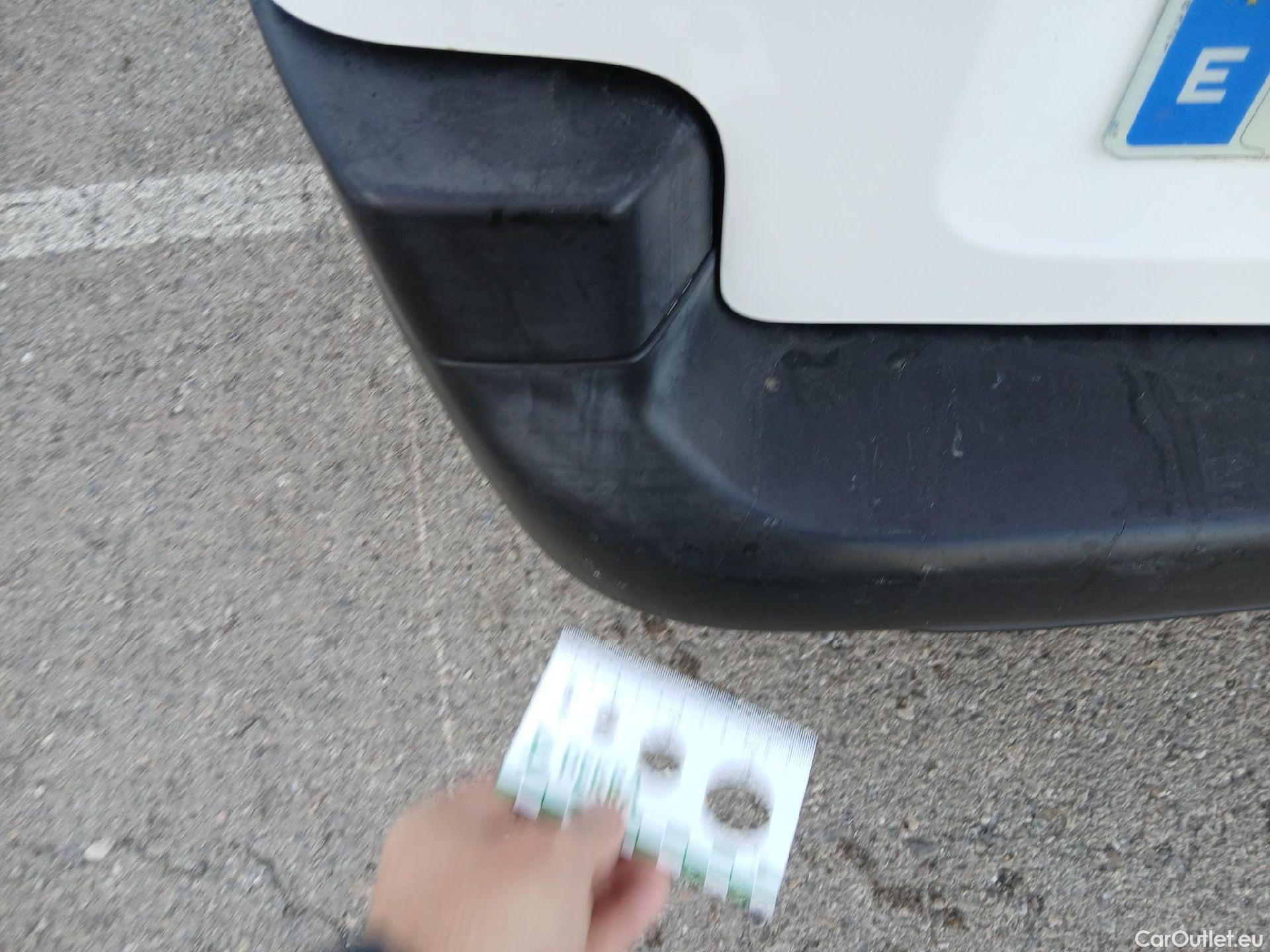  Citroen  Berlingo CITROEN  / 2018 / 4P / combi Talla M BlueHDi 100 LIVE (AC) #12