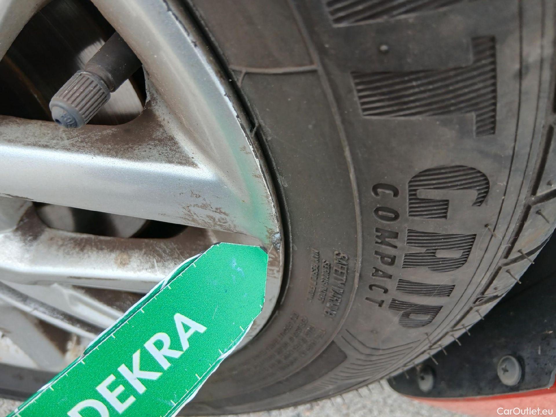  KIA  Picanto KIA  / 2020 / 5P / berlina con portón 1.0 DPi 49kW (67CV) Concept Pack Comfort #8