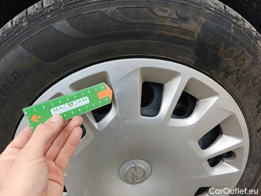  Opel  Combo OPEL  Life / 2018 / 5P / combi 1.5 TD 75kW (100CV) S/S Edition L (IND) #96