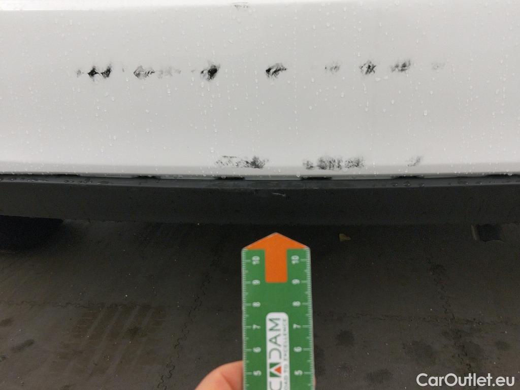  Toyota  Yaris TOYOTA  / 2017 / 5P / berlina con portón 1.5 100H Active #12