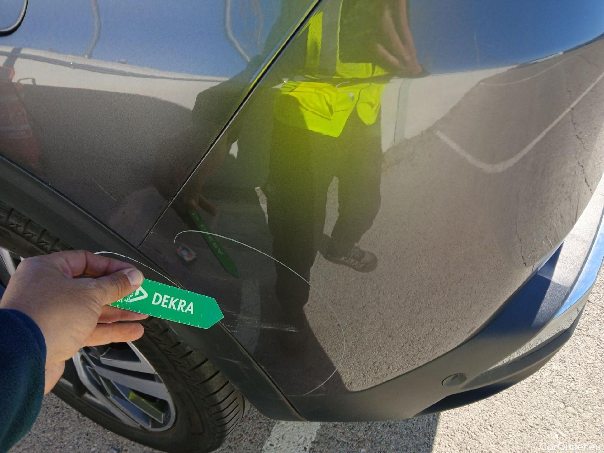  Peugeot  3008 PEUGEOT  Hybrid / 2020 / 5P / todoterreno 225 e-EAT8 Allure (AC2) #18