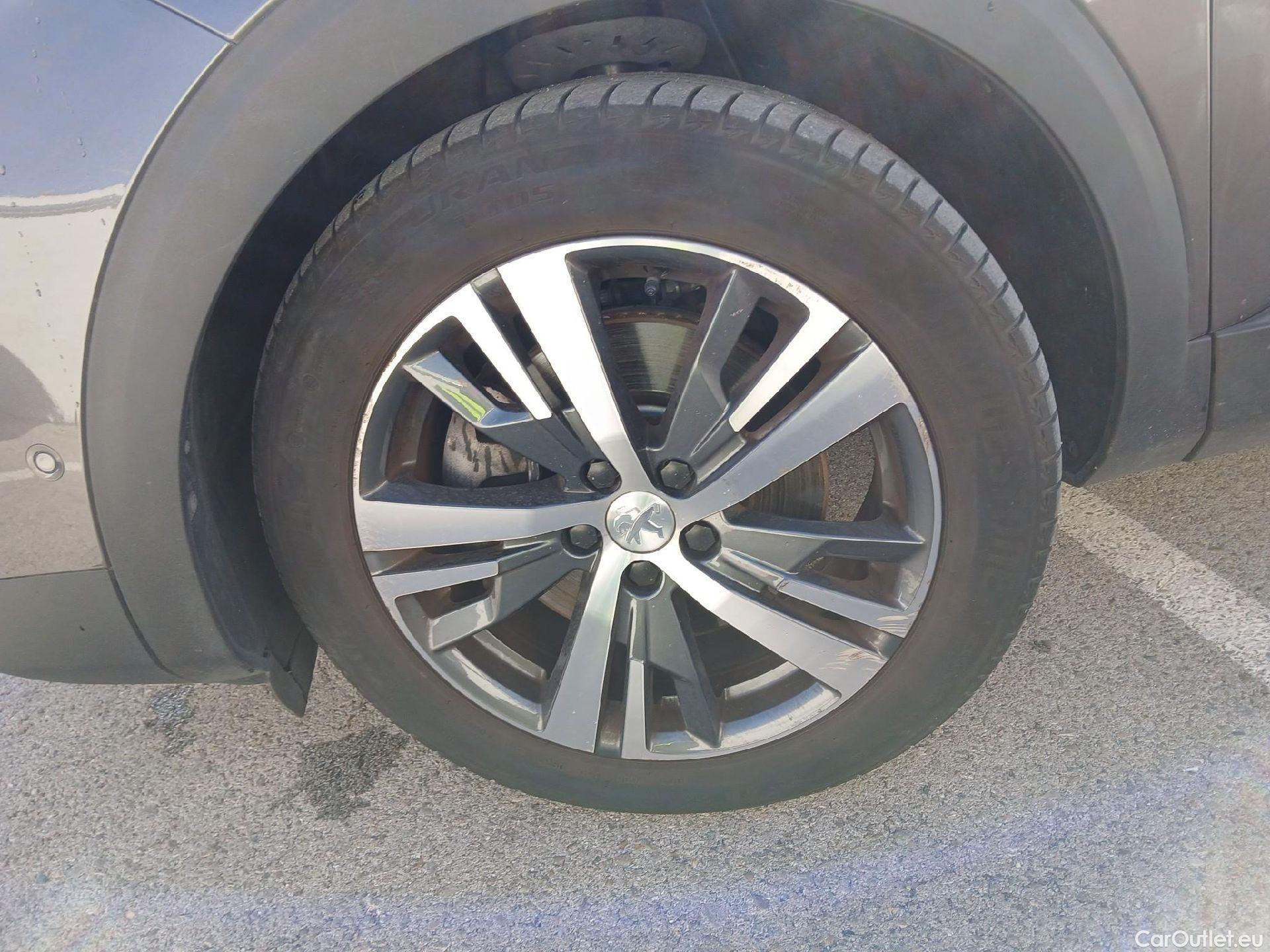  Peugeot  3008 PEUGEOT  Hybrid / 2020 / 5P / todoterreno 225 e-EAT8 Allure (AC2) #3