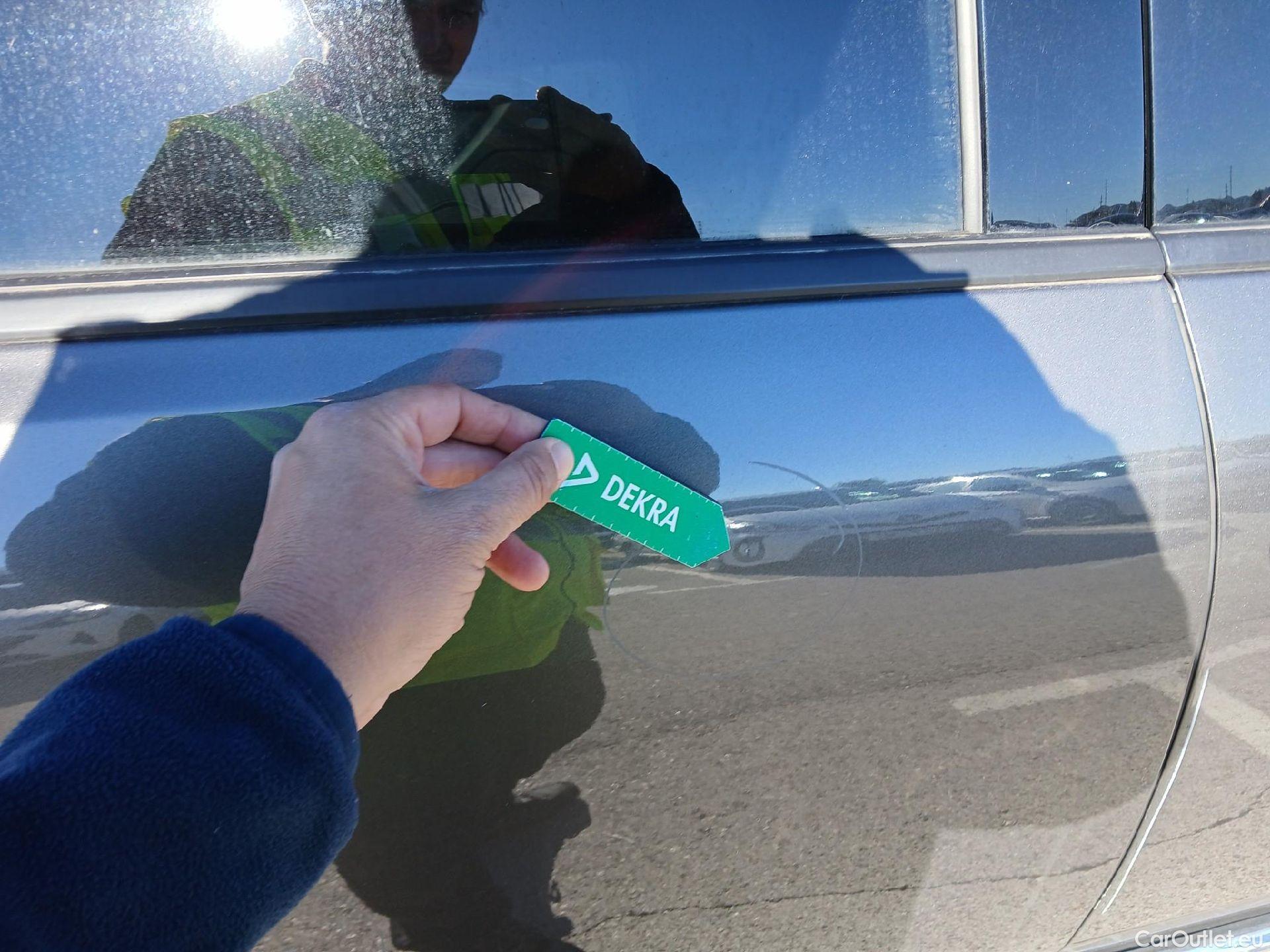  Peugeot  3008 PEUGEOT  Hybrid / 2020 / 5P / todoterreno 225 e-EAT8 Allure (AC2) #29