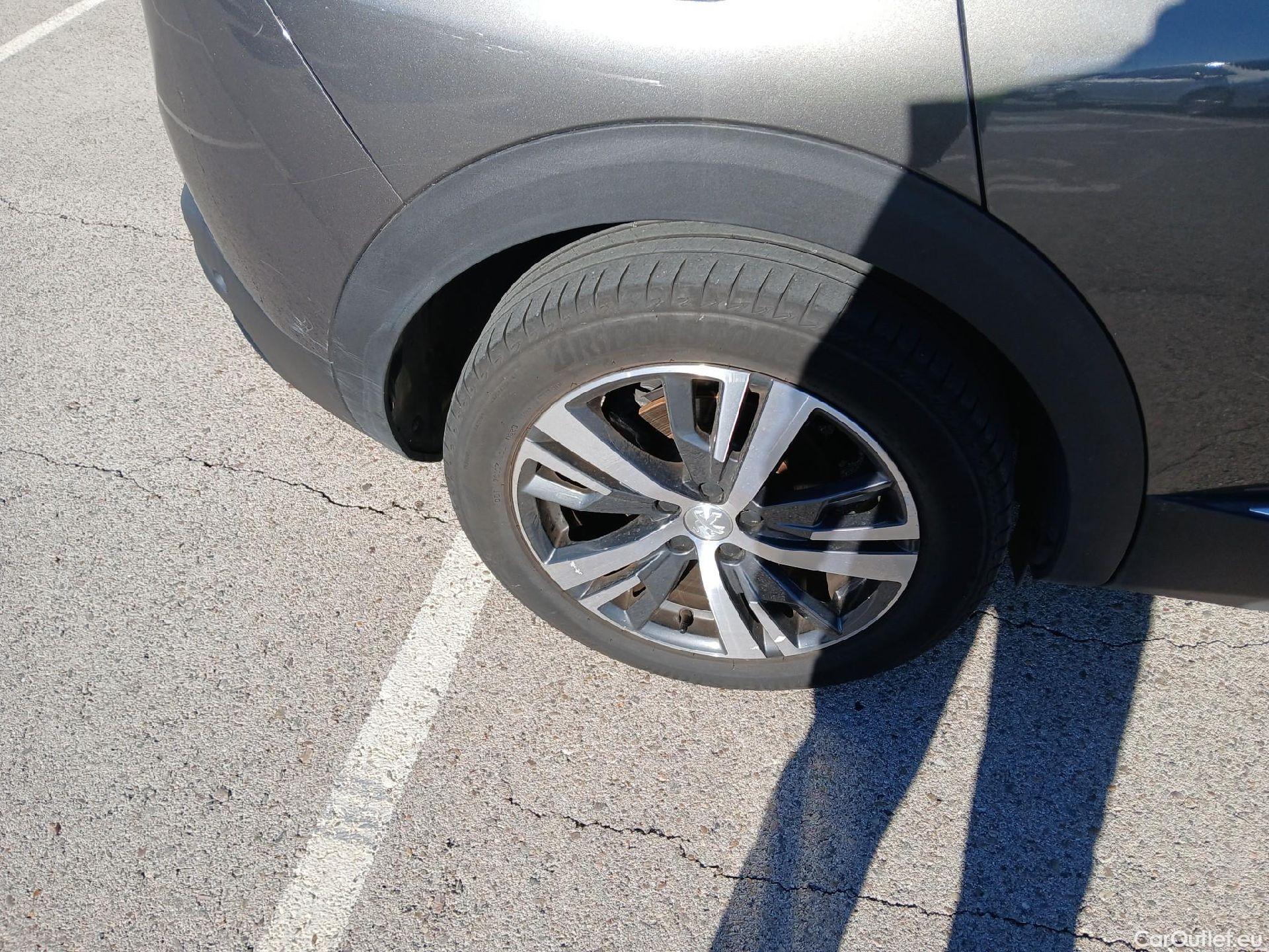  Peugeot  3008 PEUGEOT  Hybrid / 2020 / 5P / todoterreno 225 e-EAT8 Allure (AC2) #6