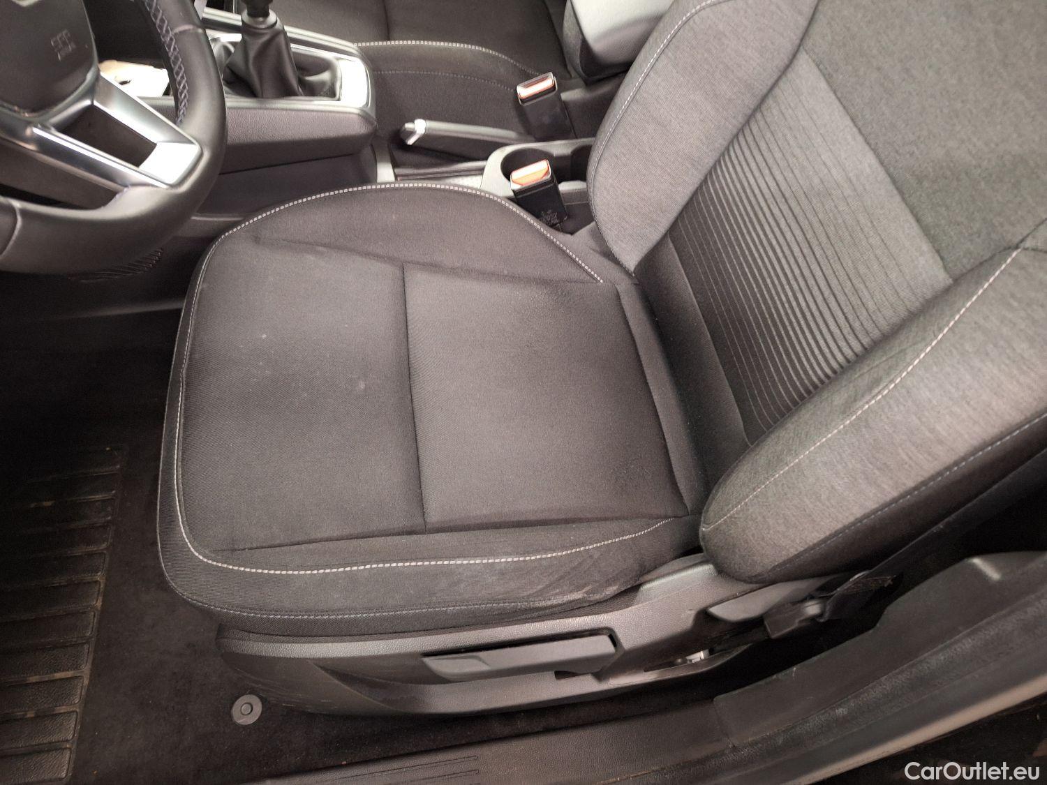  Renault  Captur Renault,  '19, Renault  TCe 130 GPF Intens 5d #6