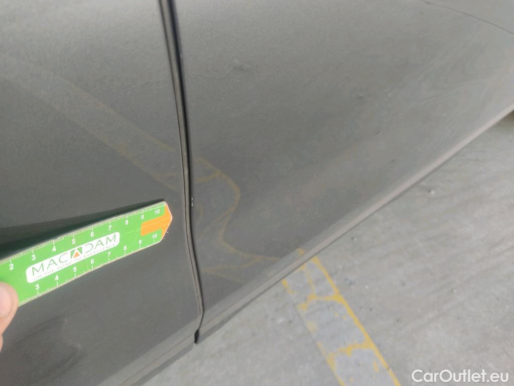  Bmw  X2 BMW  / 2017 / 5P / todoterreno sDrive18d (AC) #18