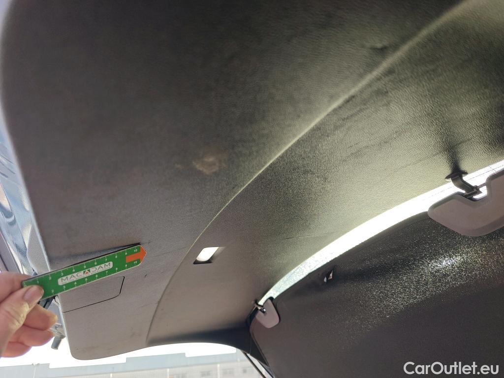  Ford  Kuga FORD  / 2019 / 5P / todoterreno Titanium 2.5 Duratec PHEV 165kW Auto #9