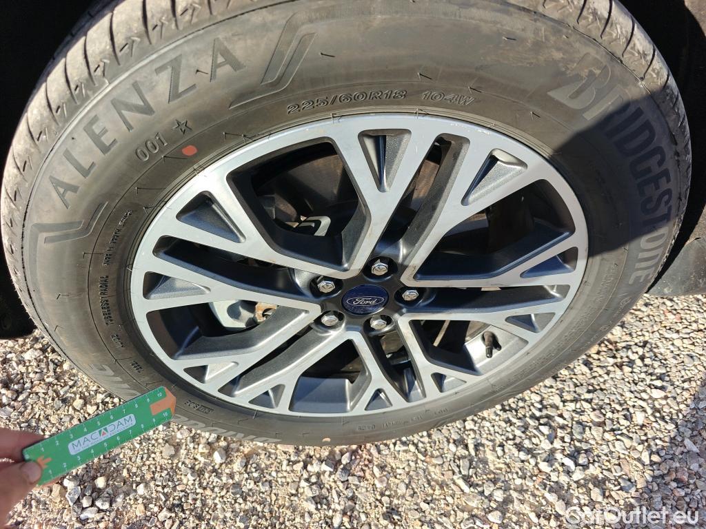  Ford  Kuga FORD  / 2019 / 5P / todoterreno Titanium 2.5 Duratec PHEV 165kW Auto #2